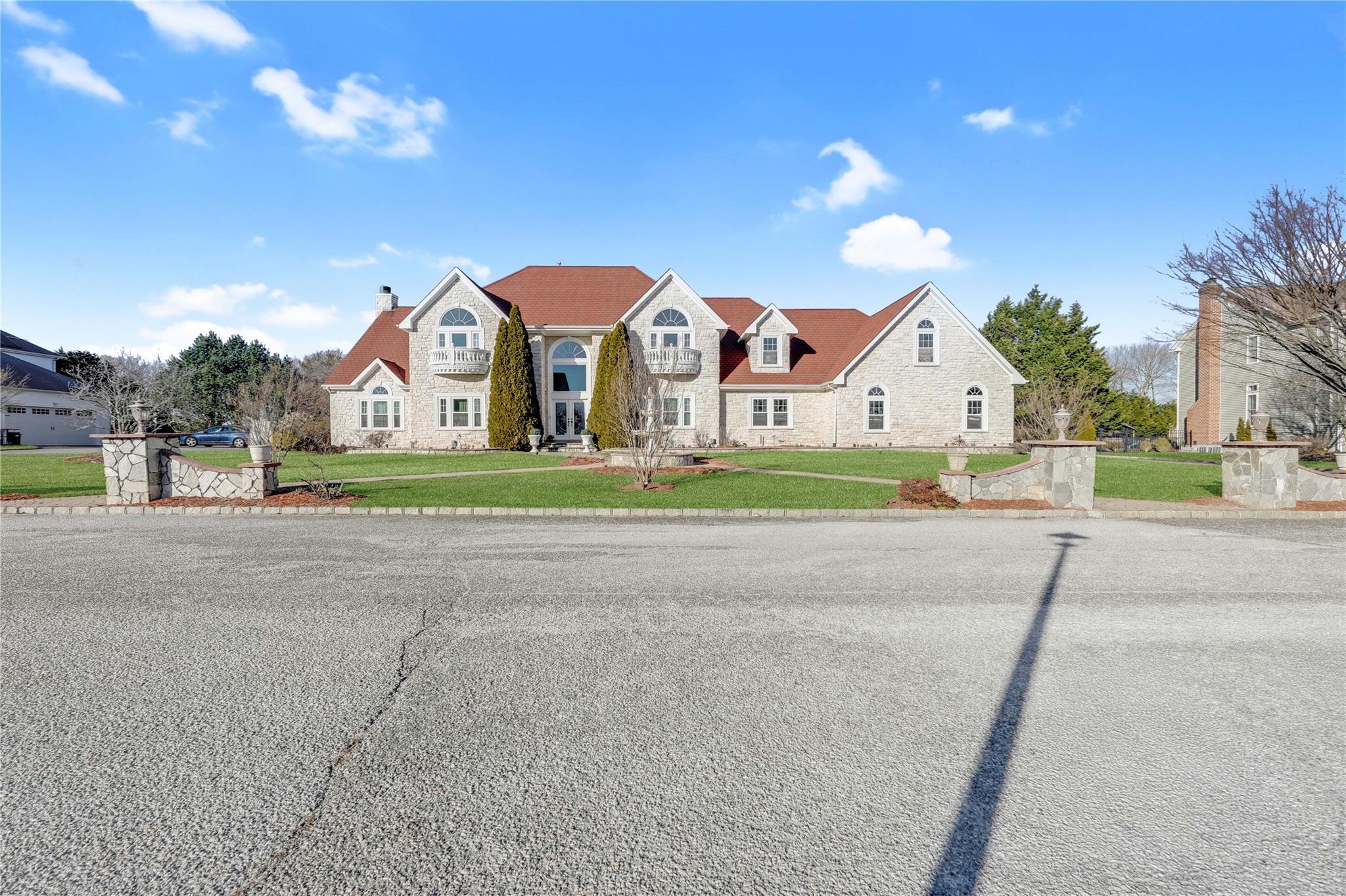 Single Family Dogwood  Suffolk County, NY 11940, MLS-818150-2