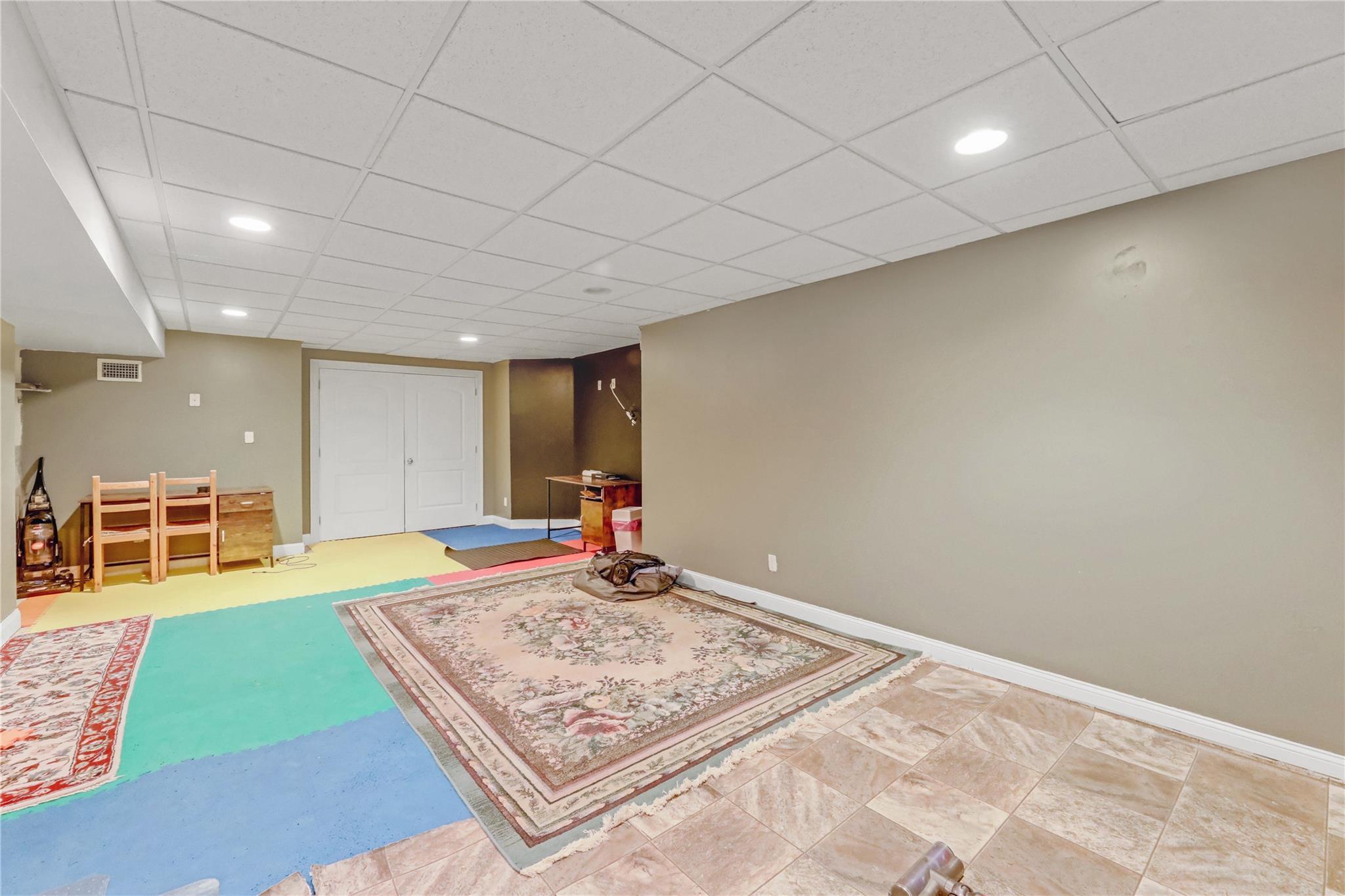 Single Family Dogwood  Suffolk County, NY 11940, MLS-818150-36