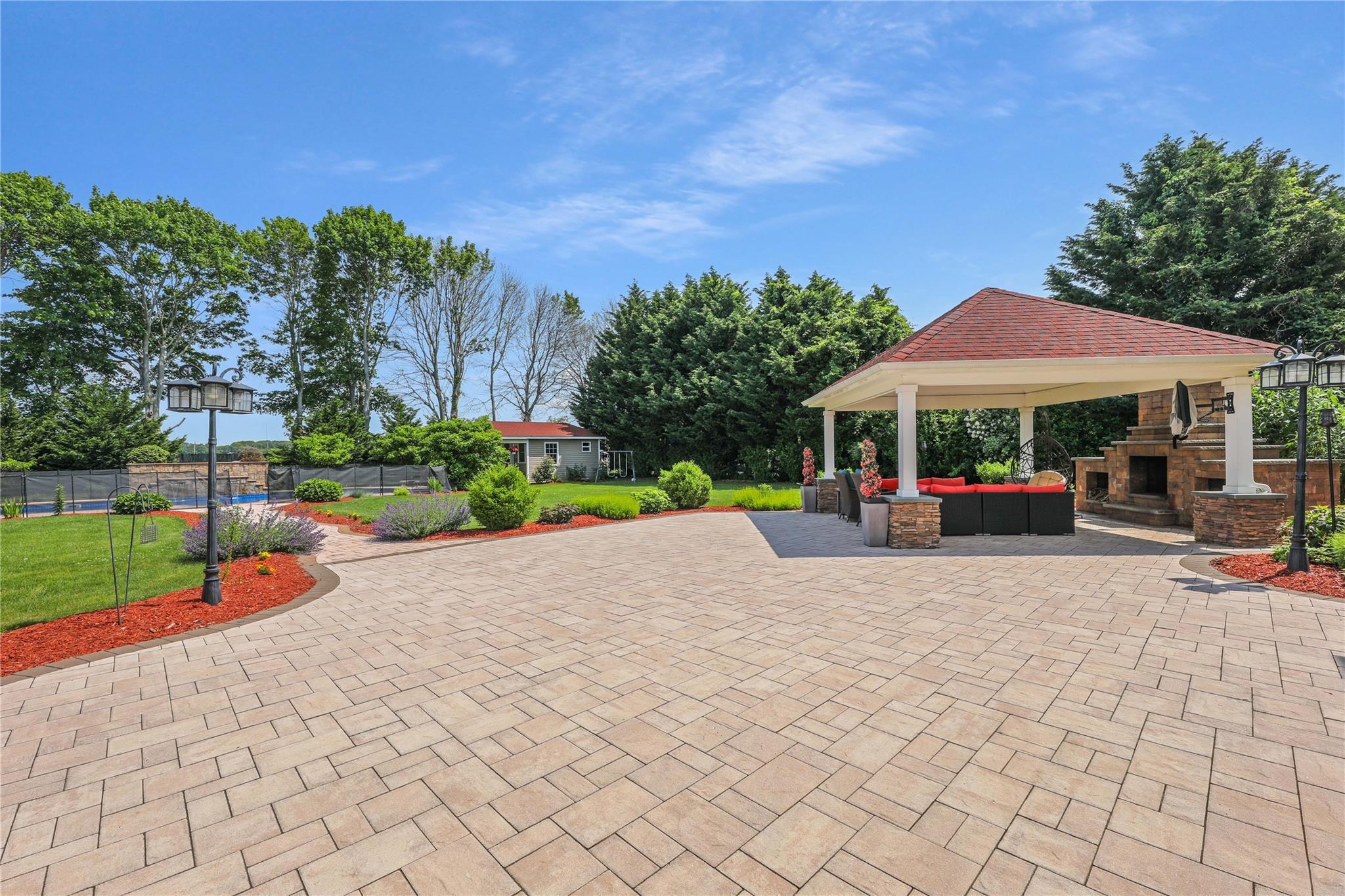 Single Family Dogwood  Suffolk County, NY 11940, MLS-818150-4