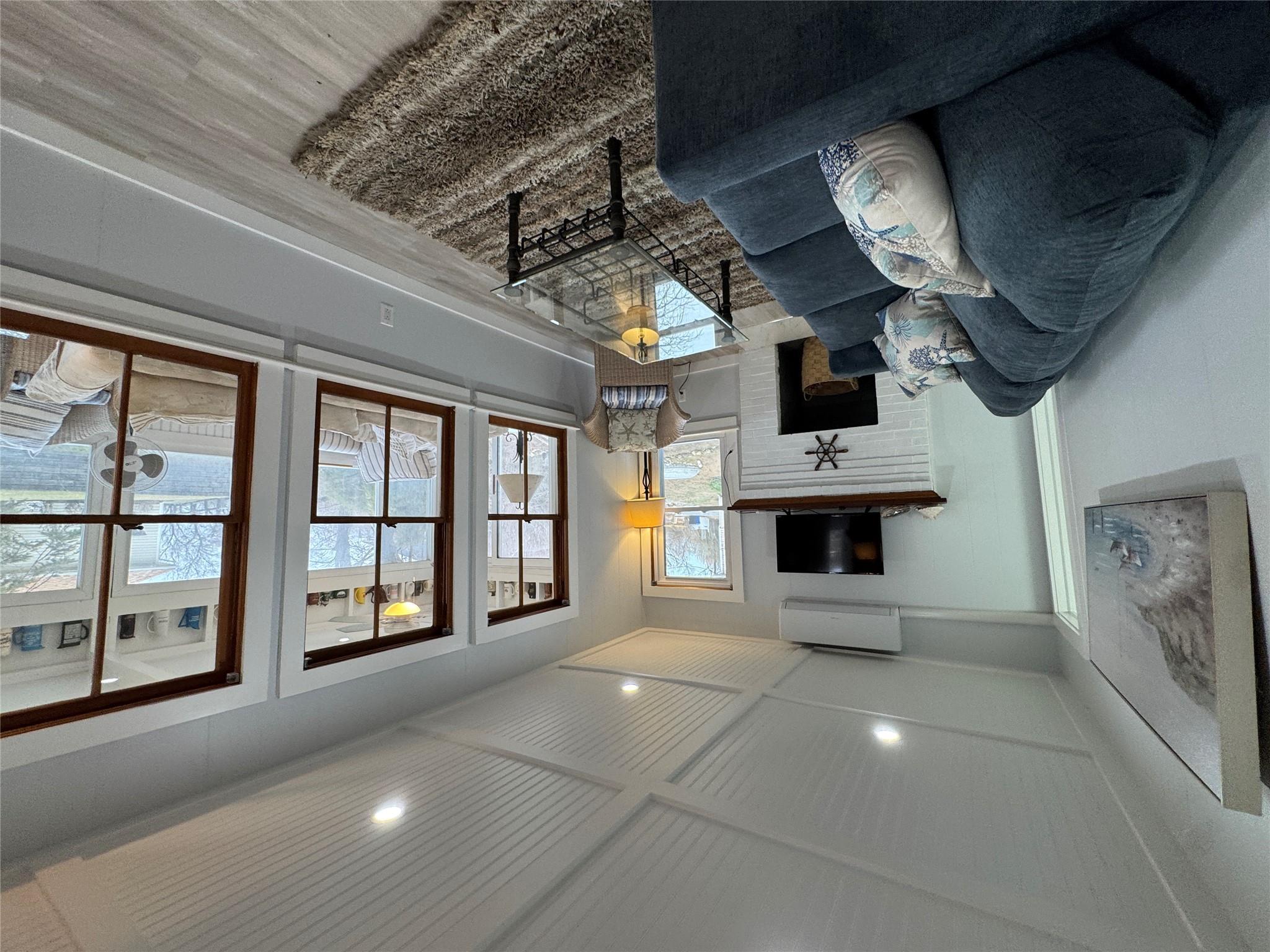Apartment Walk  Suffolk County, NY 11901, MLS-818305-10