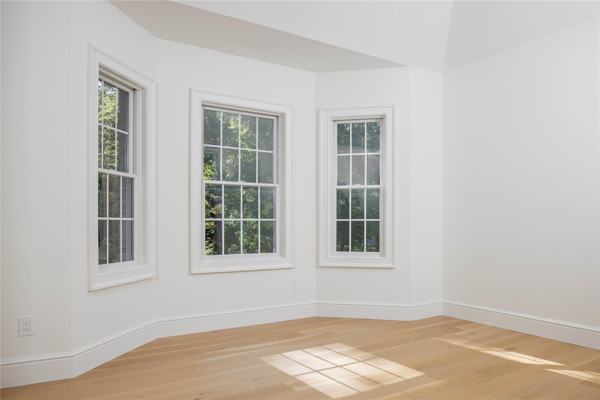 Single Family Barn  Suffolk County, NY 11780, MLS-818587-14
