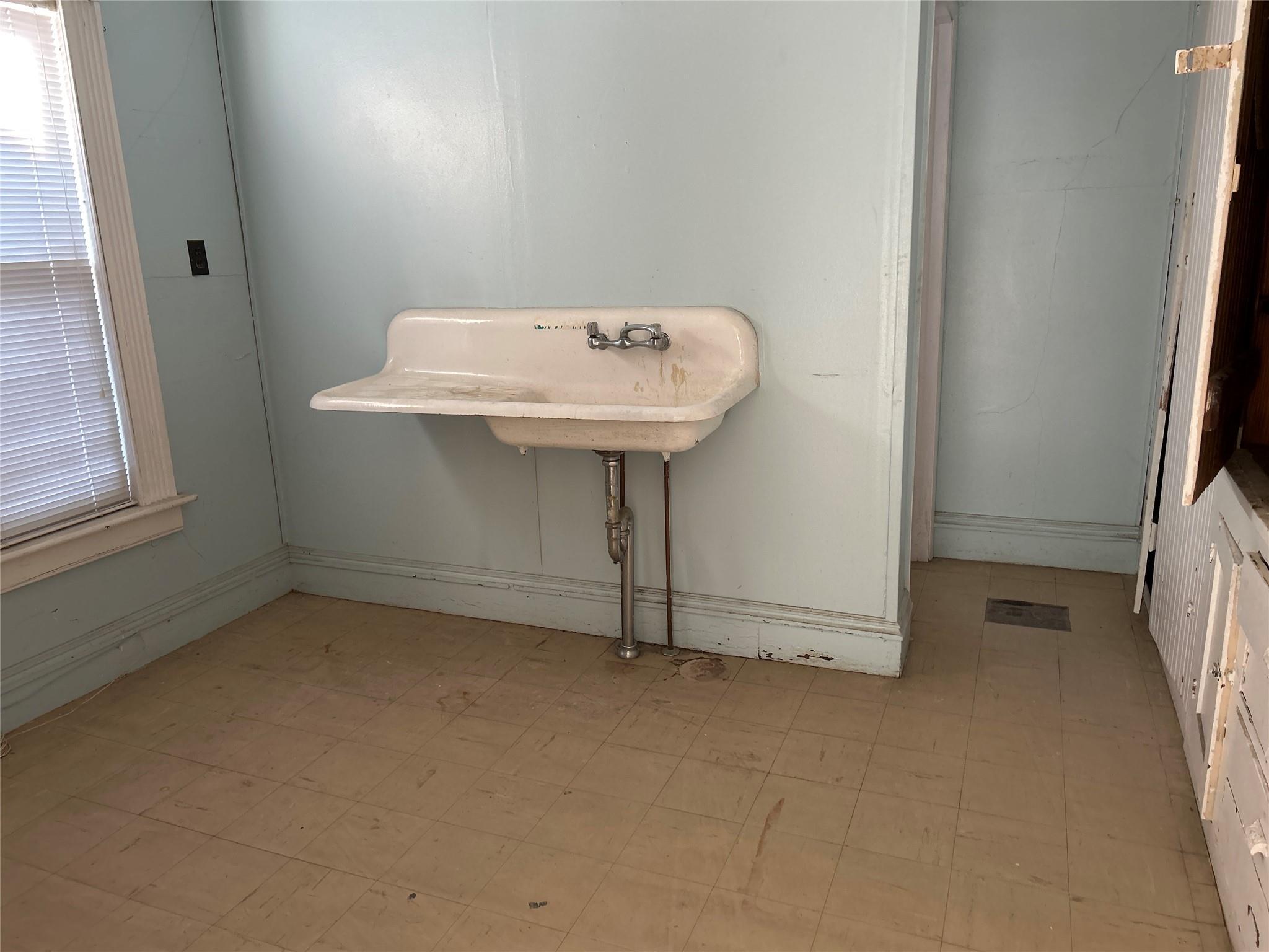 Single Family Dutchess  Dutchess County, NY 12546, MLS-818617-5