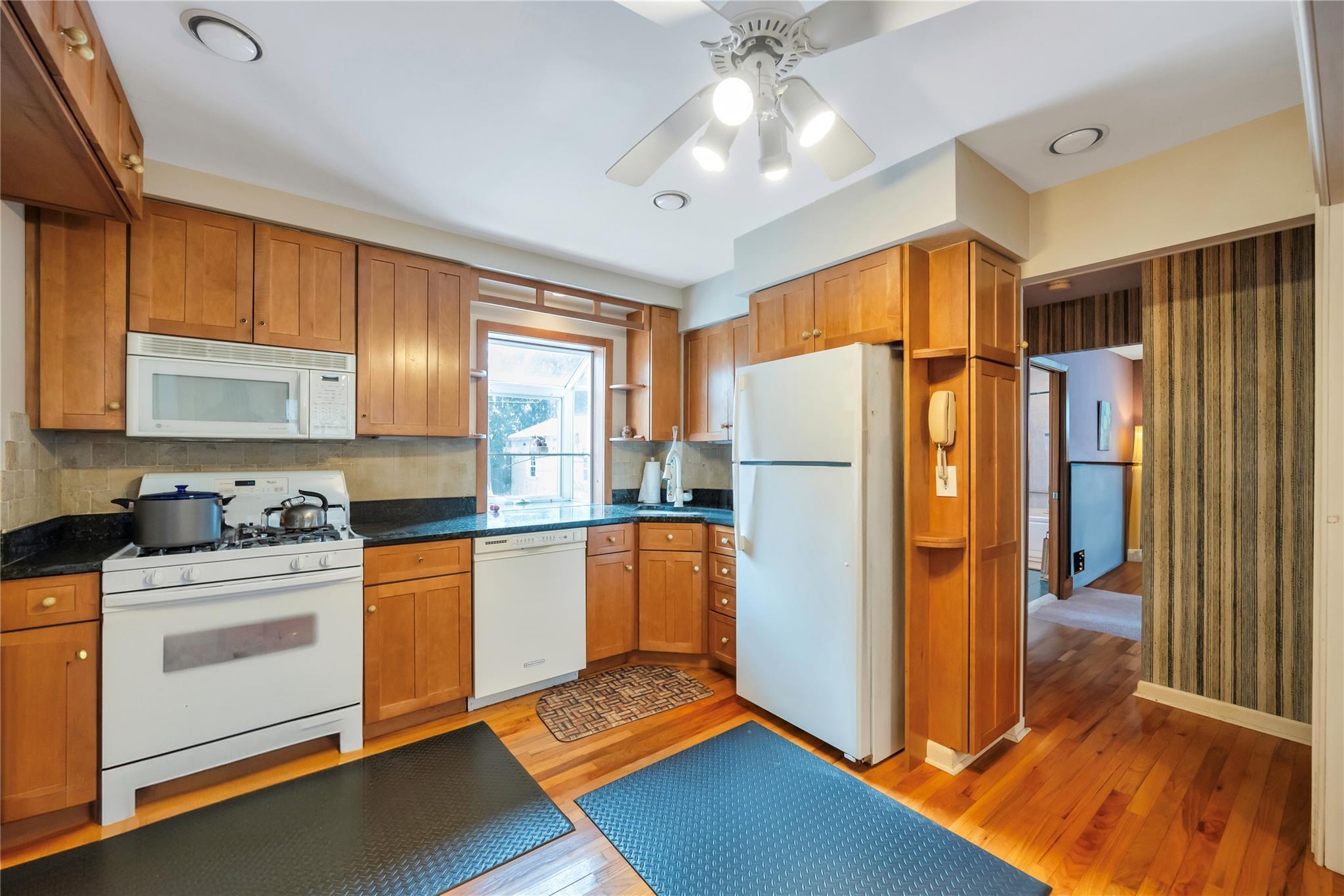 Single Family Newtown  Suffolk County, NY 11747, MLS-818706-10