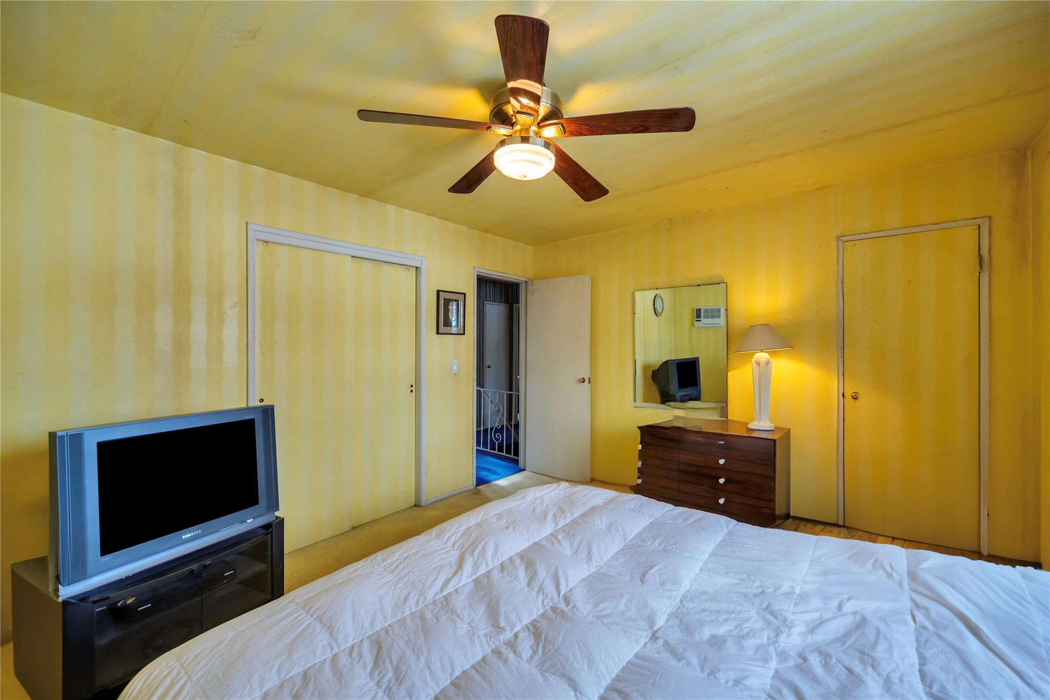 Single Family Newtown  Suffolk County, NY 11747, MLS-818706-18