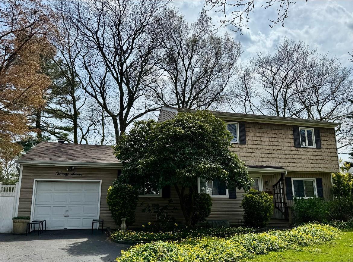 Single Family Newtown  Suffolk County, NY 11747, MLS-818706-2