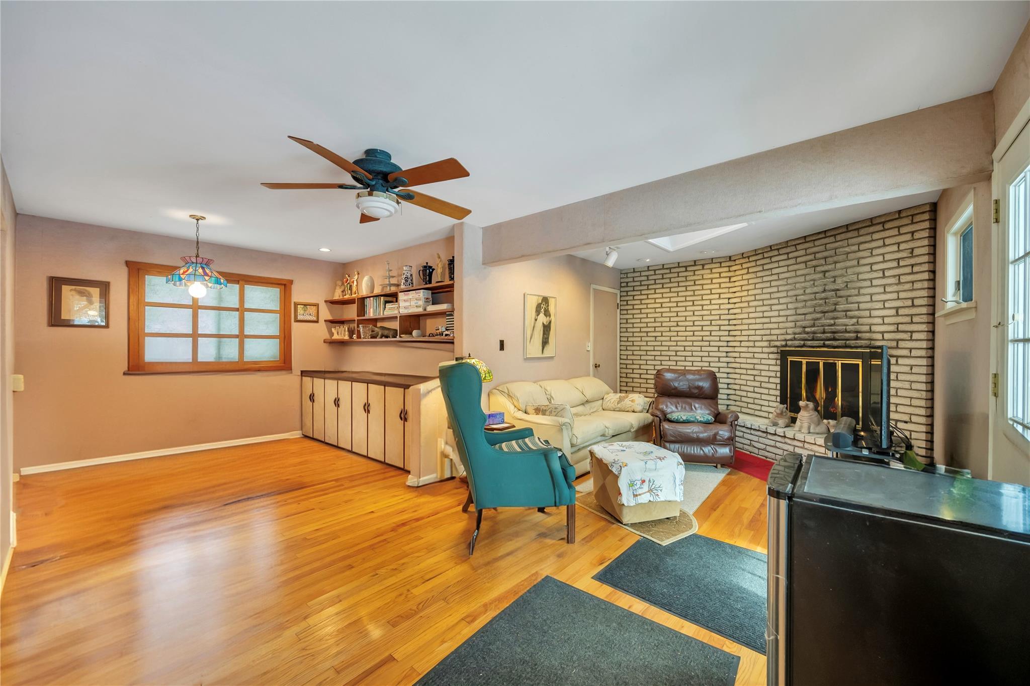 Single Family Newtown  Suffolk County, NY 11747, MLS-818706-3