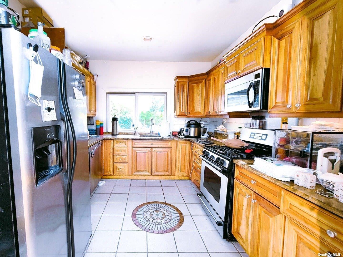 Single Family Atlantic  Suffolk County, NY 11782, MLS-818745-10