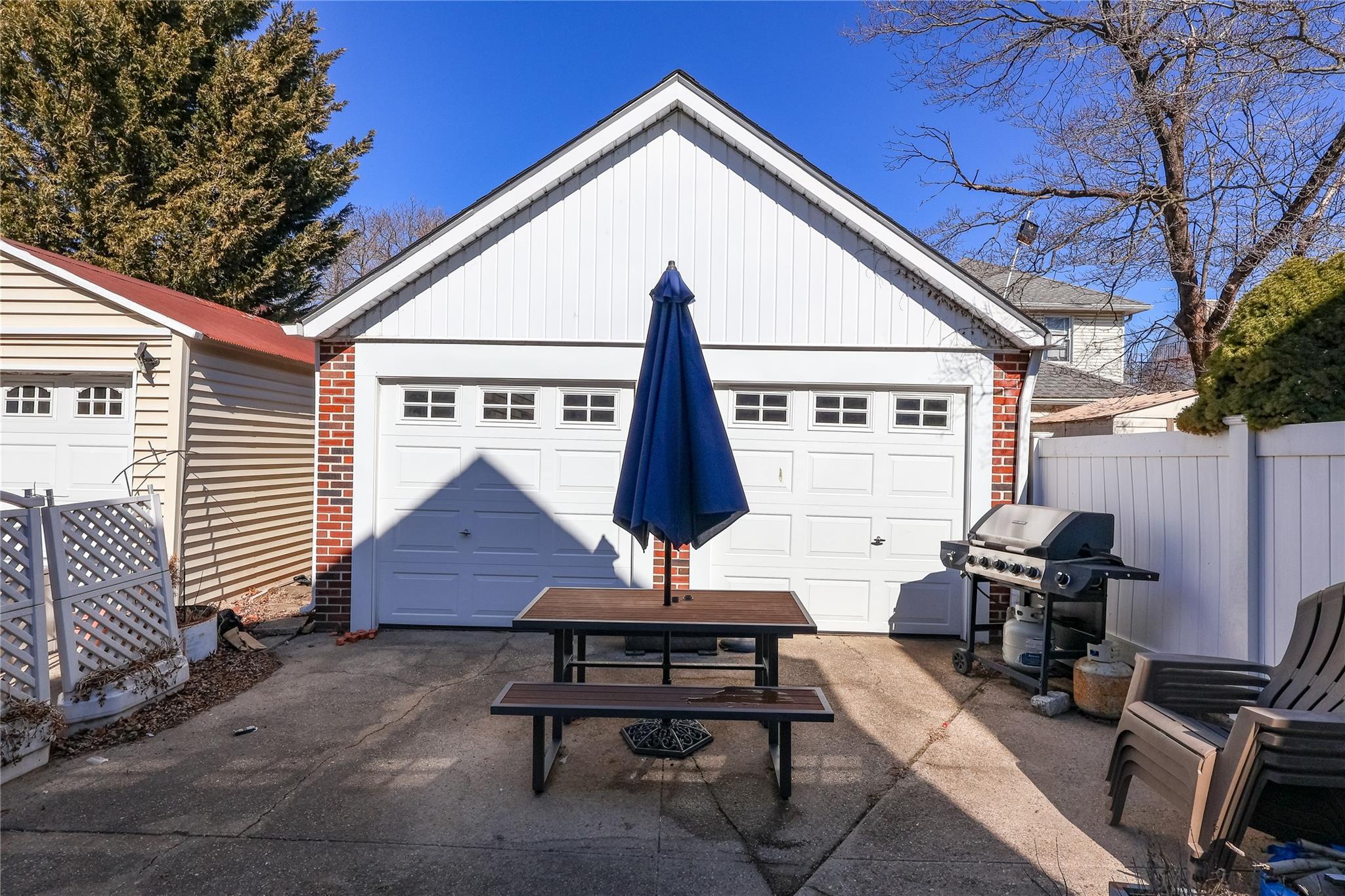 Single Family Manse  Queens, NY 11375, MLS-818785-16
