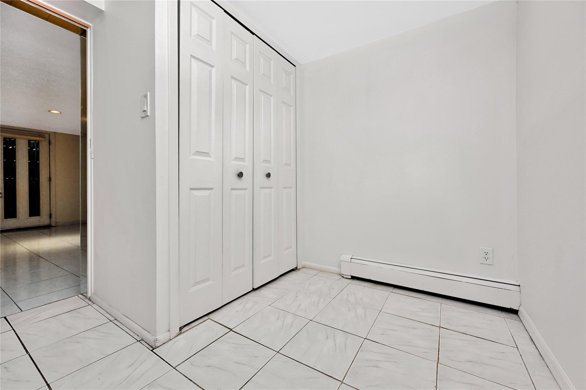 Single Family 43rd  Queens, NY 11105, MLS-818798-23