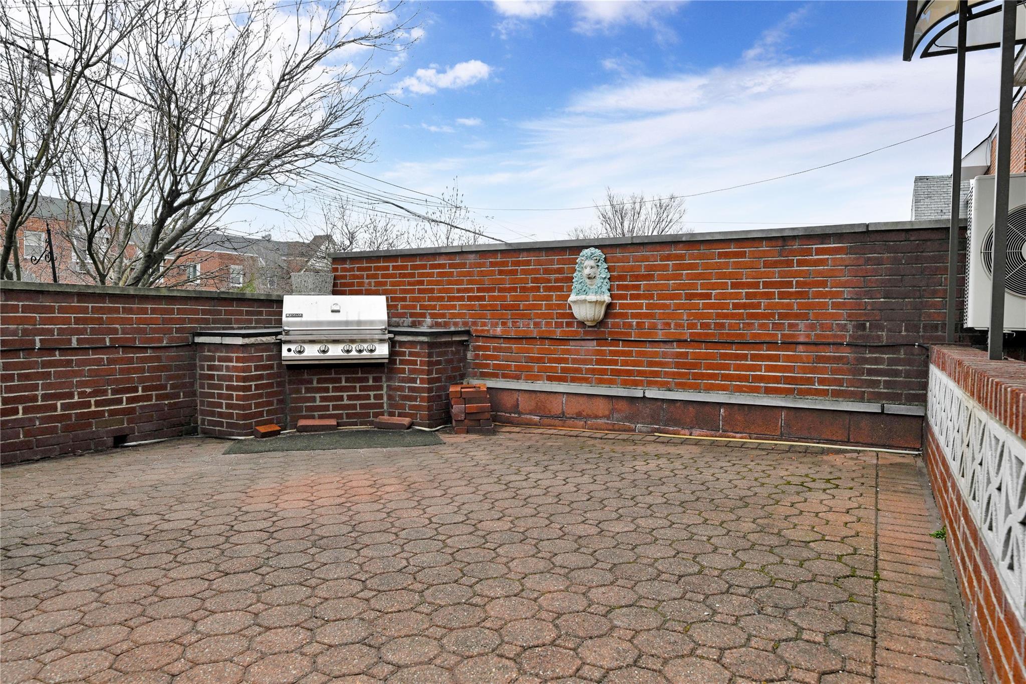 Single Family 43rd  Queens, NY 11105, MLS-818798-3