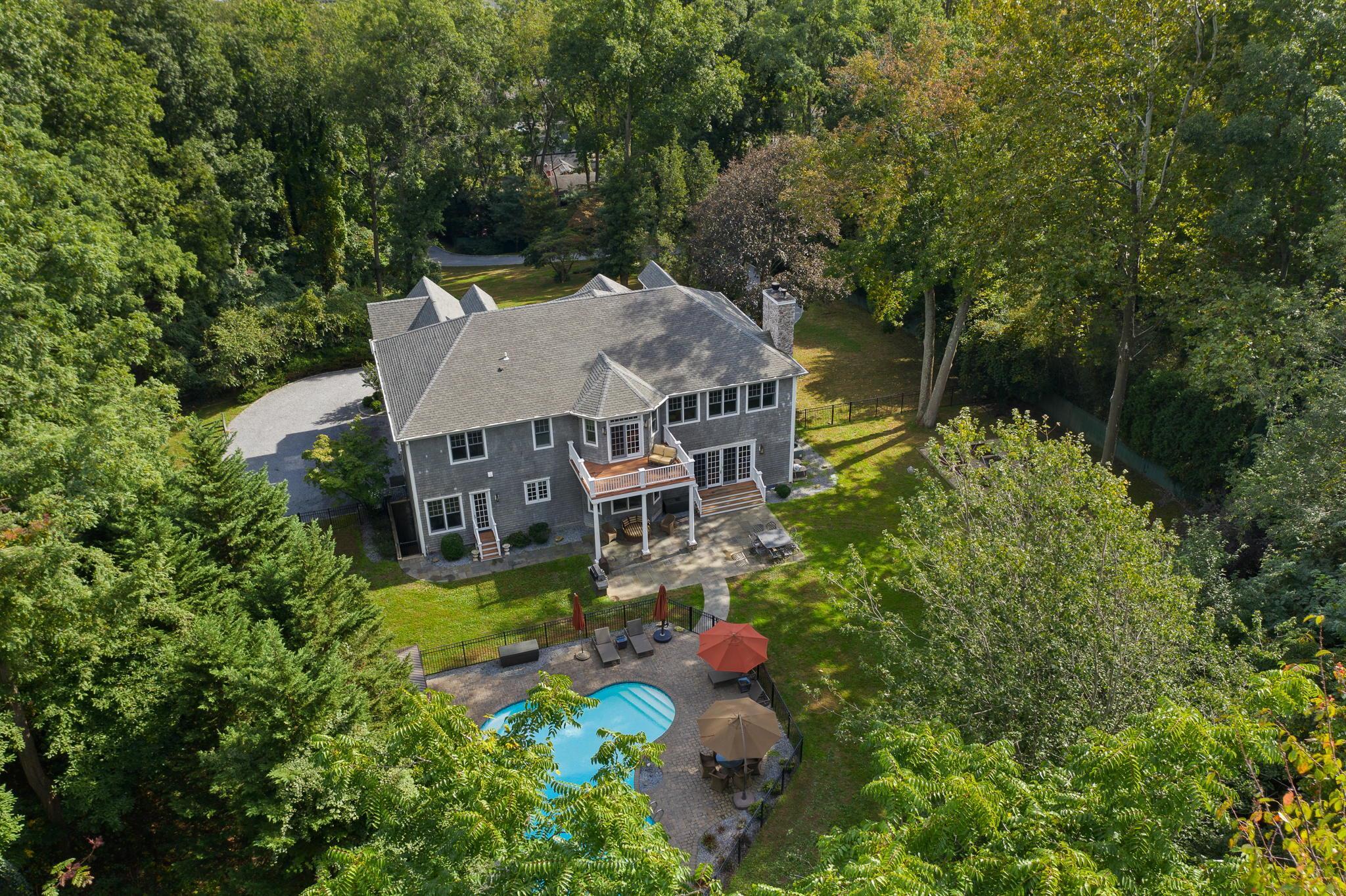 Single Family Southdown  Suffolk County, NY 11743, MLS-818981-31