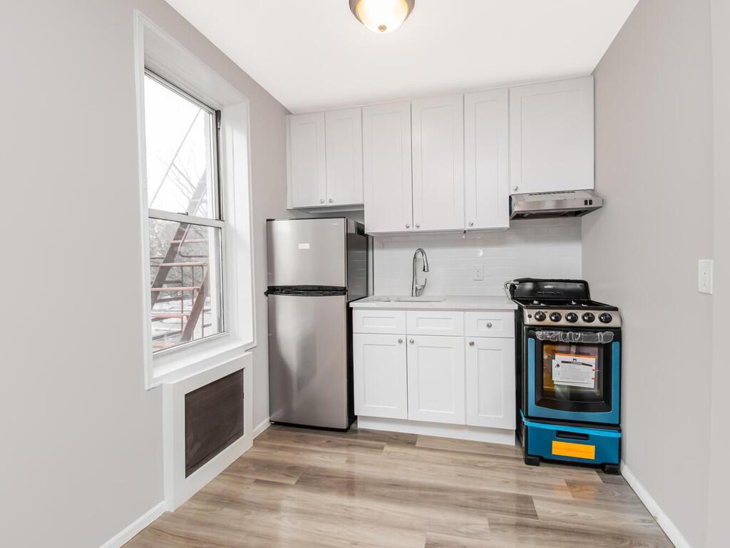Coop Broadway  Bronx, NY 10471, MLS-818998-6