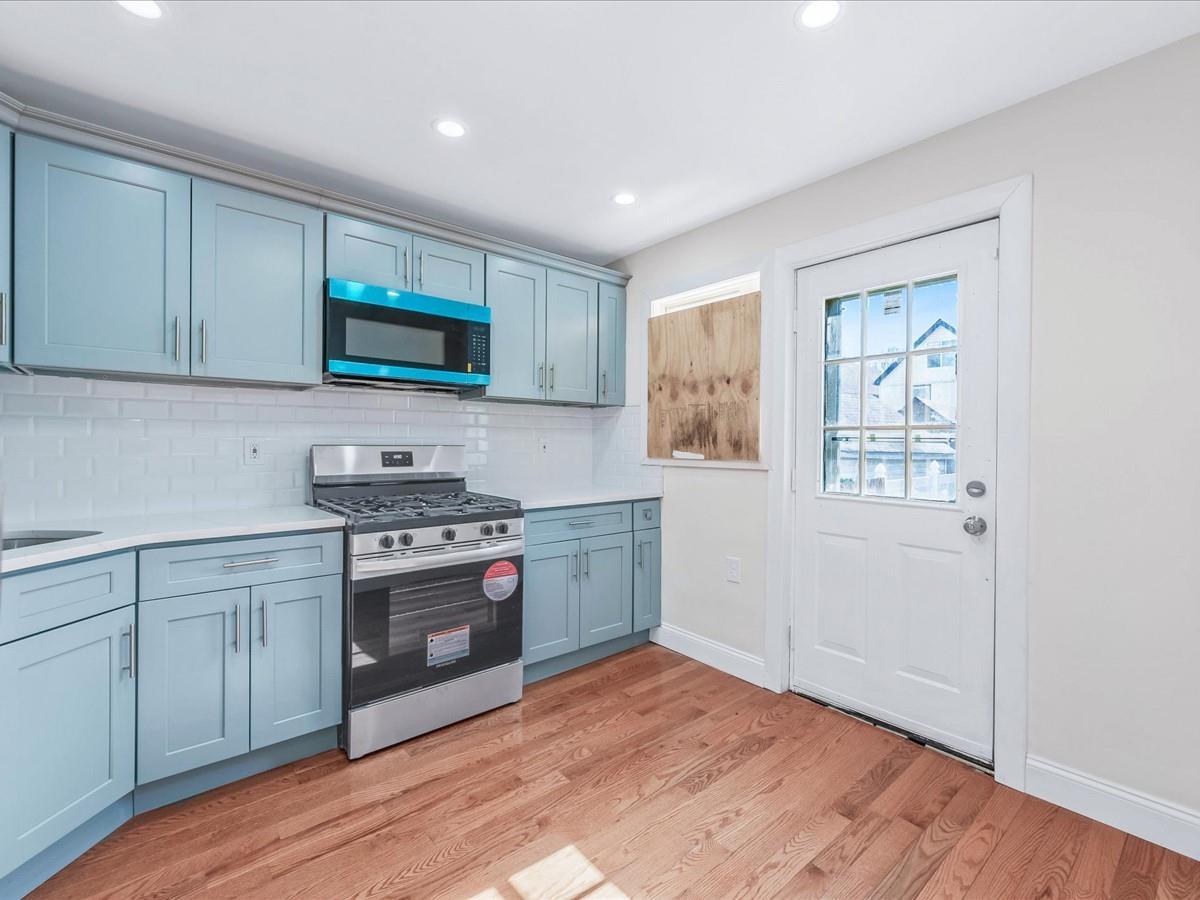 Single Family 115th Ave  Queens, NY 11412, MLS-819064-10