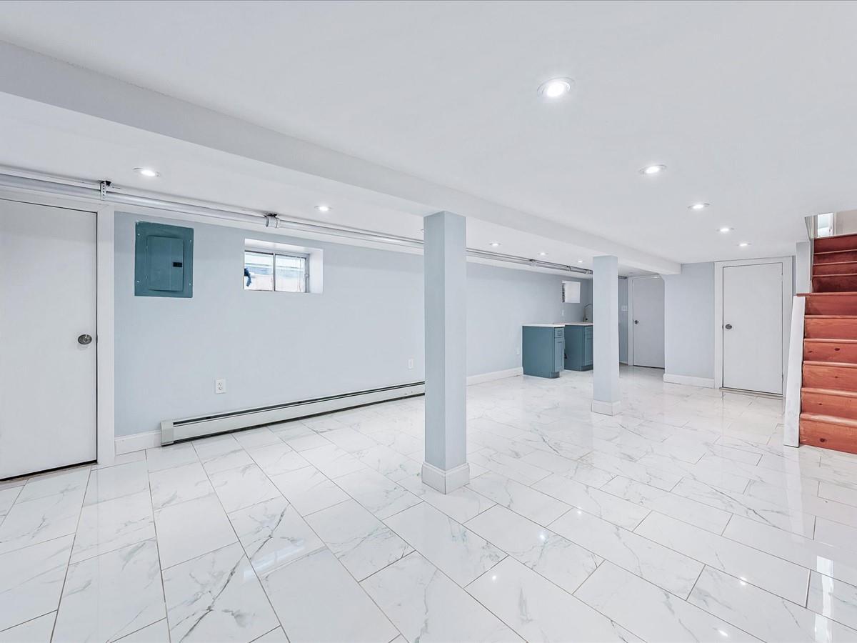 Single Family 115th Ave  Queens, NY 11412, MLS-819064-22
