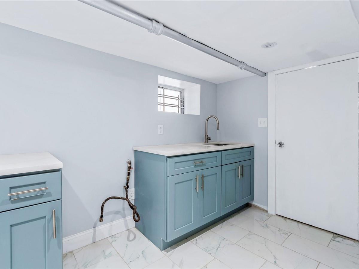 Single Family 115th Ave  Queens, NY 11412, MLS-819064-24