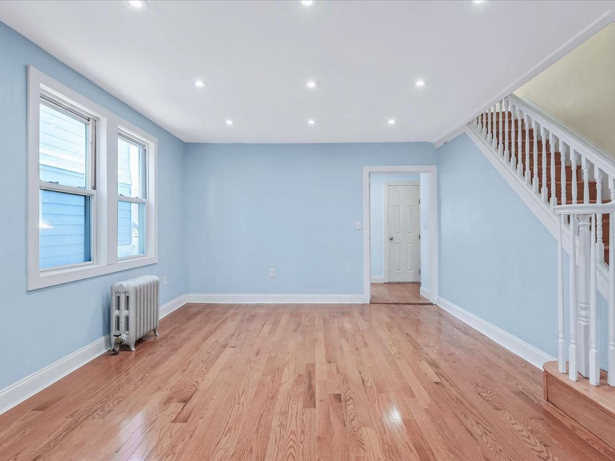 Single Family 115th Ave  Queens, NY 11412, MLS-819064-8