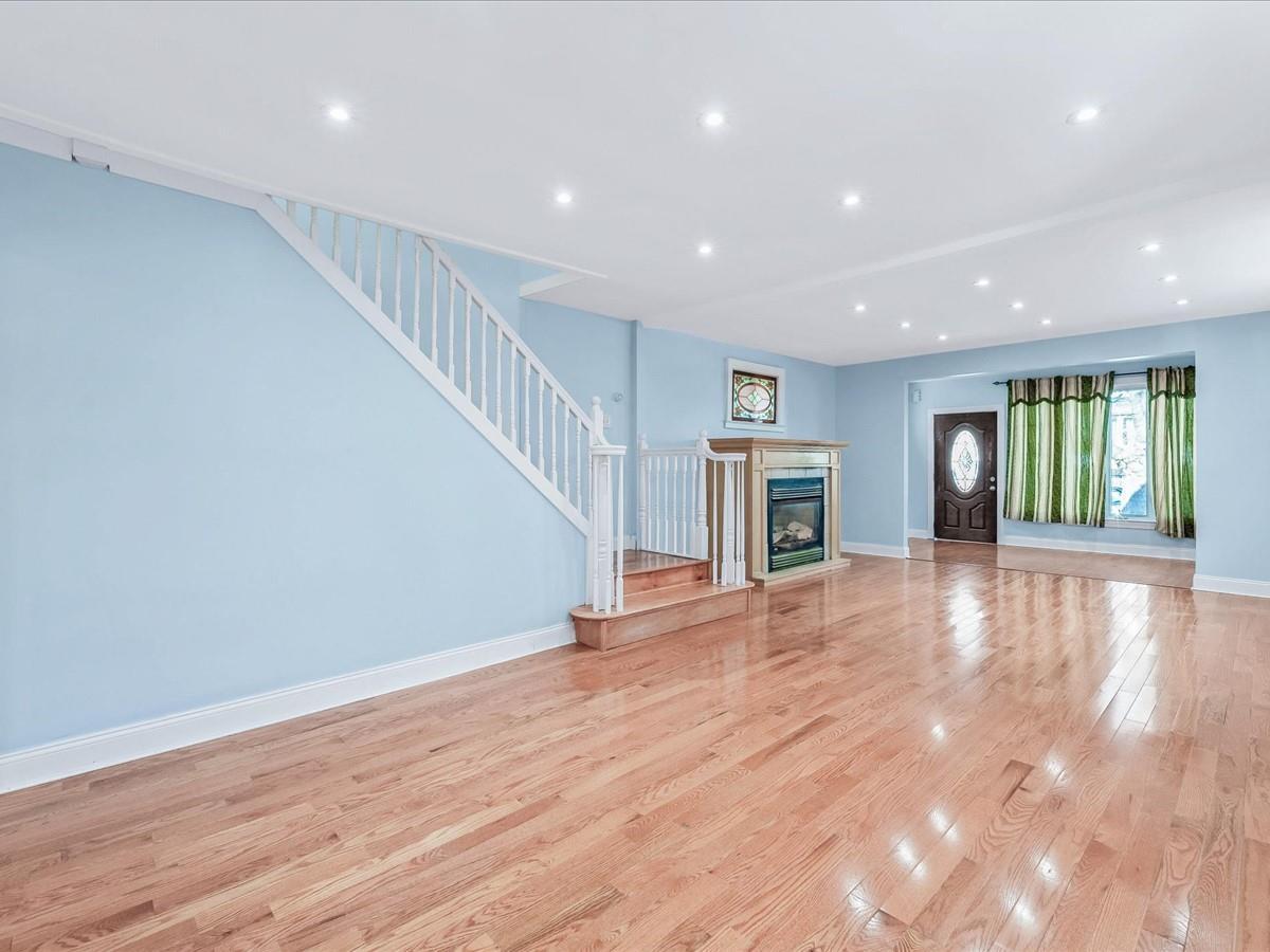 Single Family 115th Ave  Queens, NY 11412, MLS-819064-9