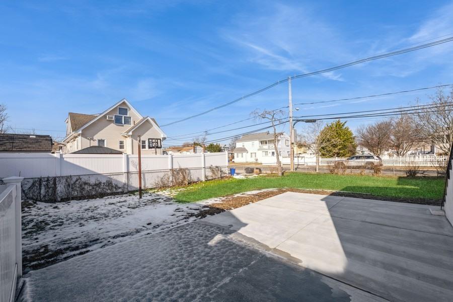Single Family Miller  Nassau County, NY 11520, MLS-819144-37