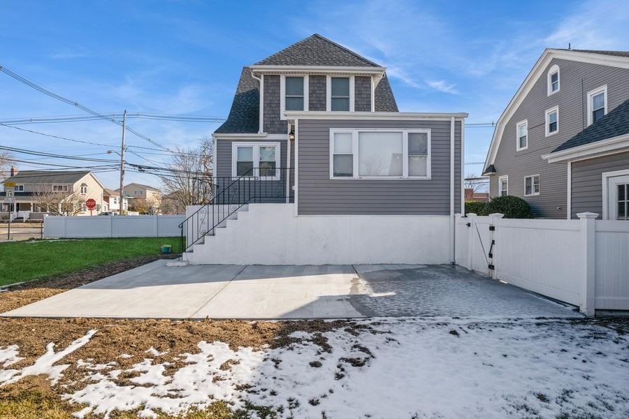 Single Family Miller  Nassau County, NY 11520, MLS-819144-41