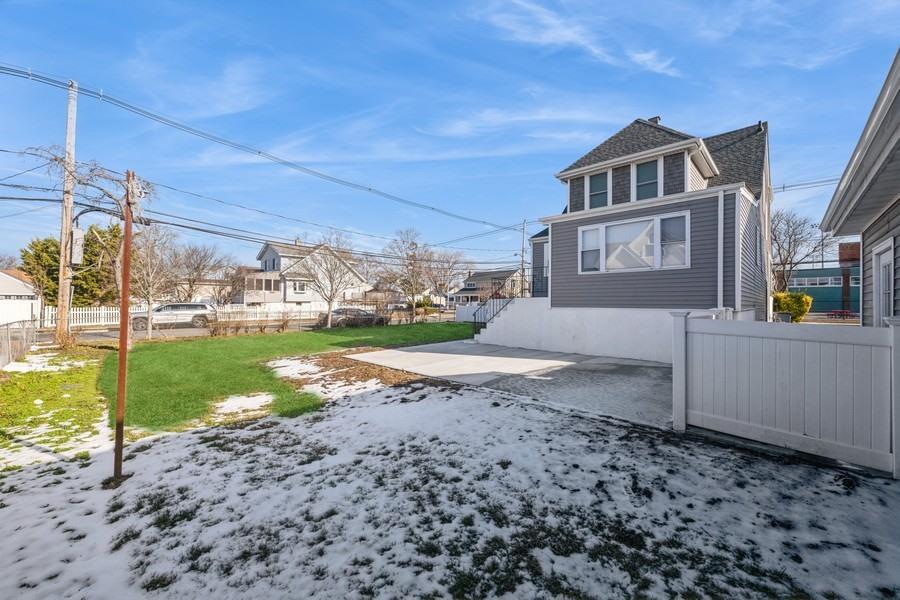 Single Family Miller  Nassau County, NY 11520, MLS-819144-42
