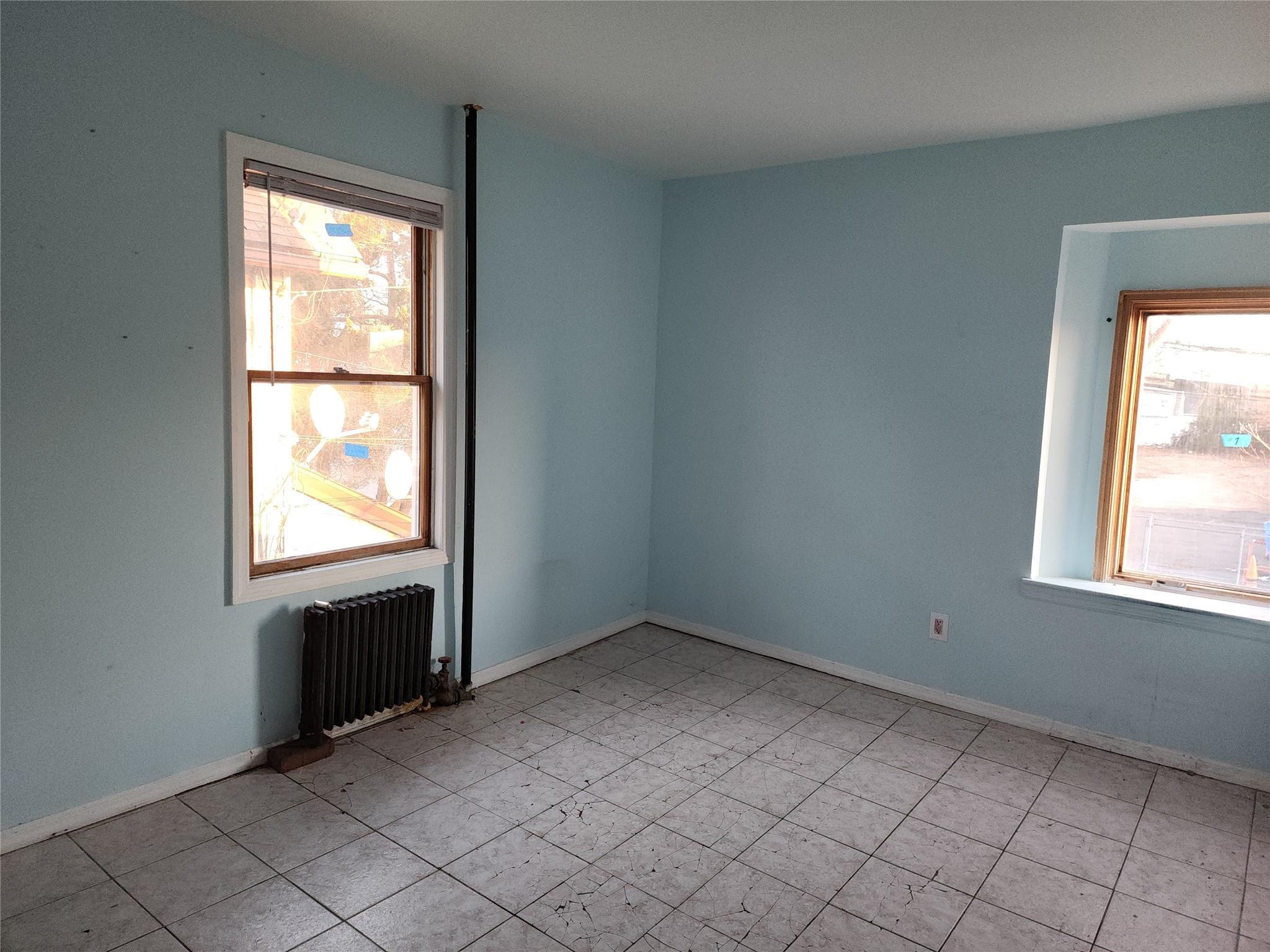 Single Family Grove  Nassau County, NY 11550, MLS-819170-11
