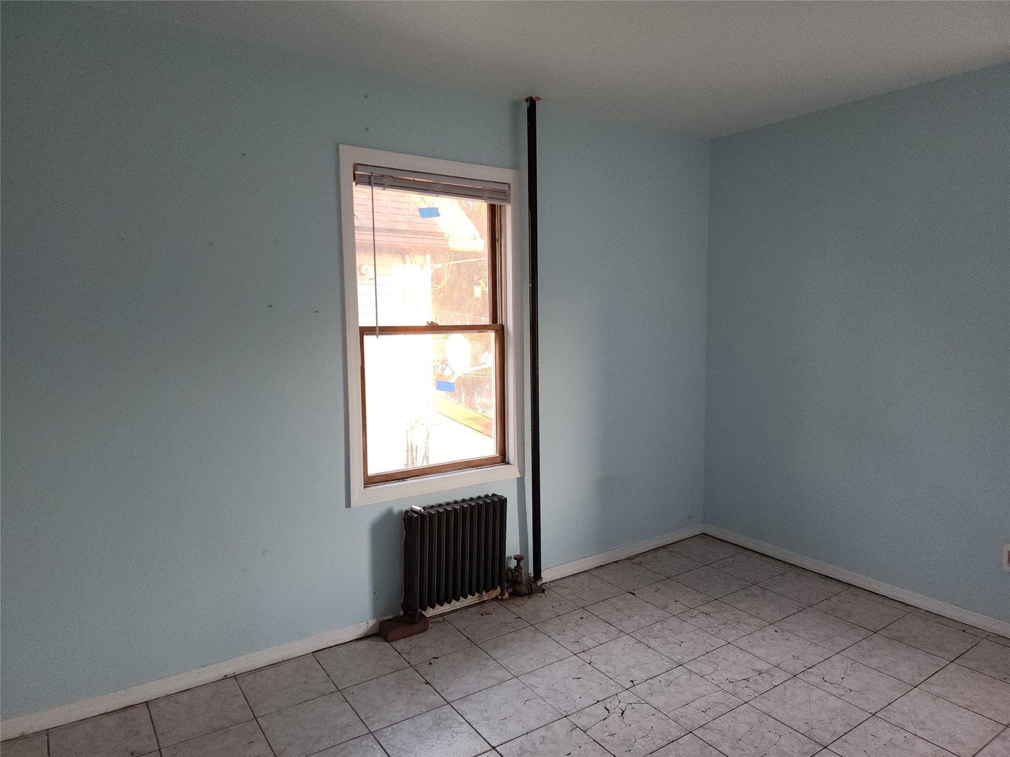 Single Family Grove  Nassau County, NY 11550, MLS-819170-12