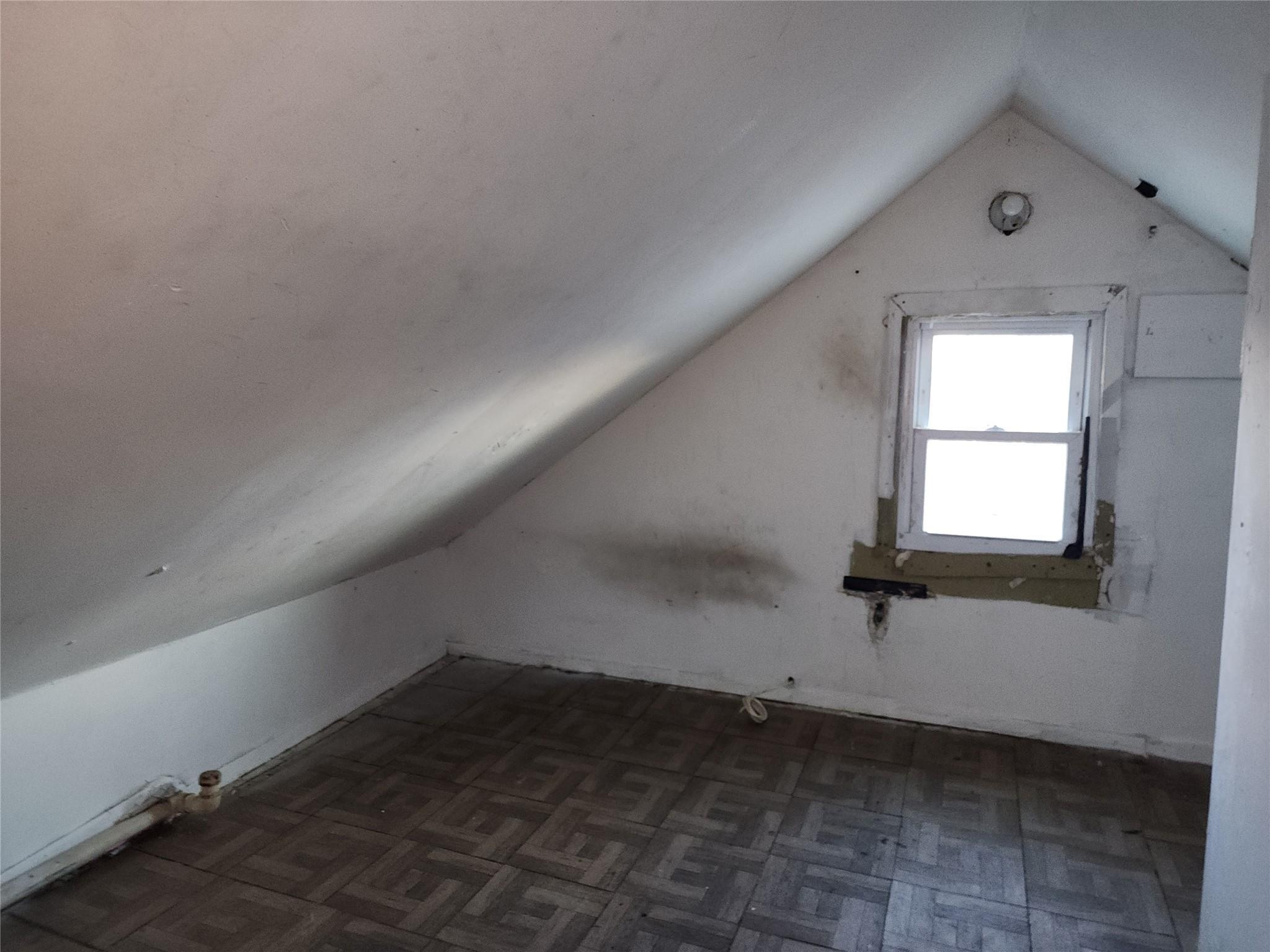 Single Family Grove  Nassau County, NY 11550, MLS-819170-16