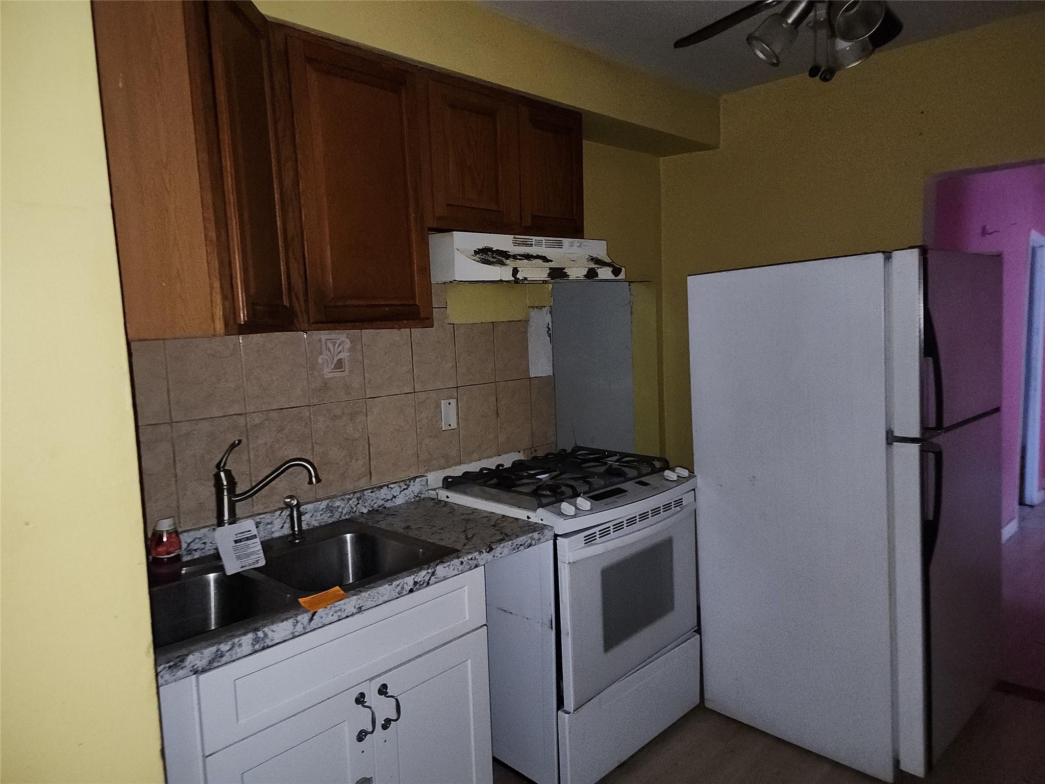 Single Family Grove  Nassau County, NY 11550, MLS-819170-9