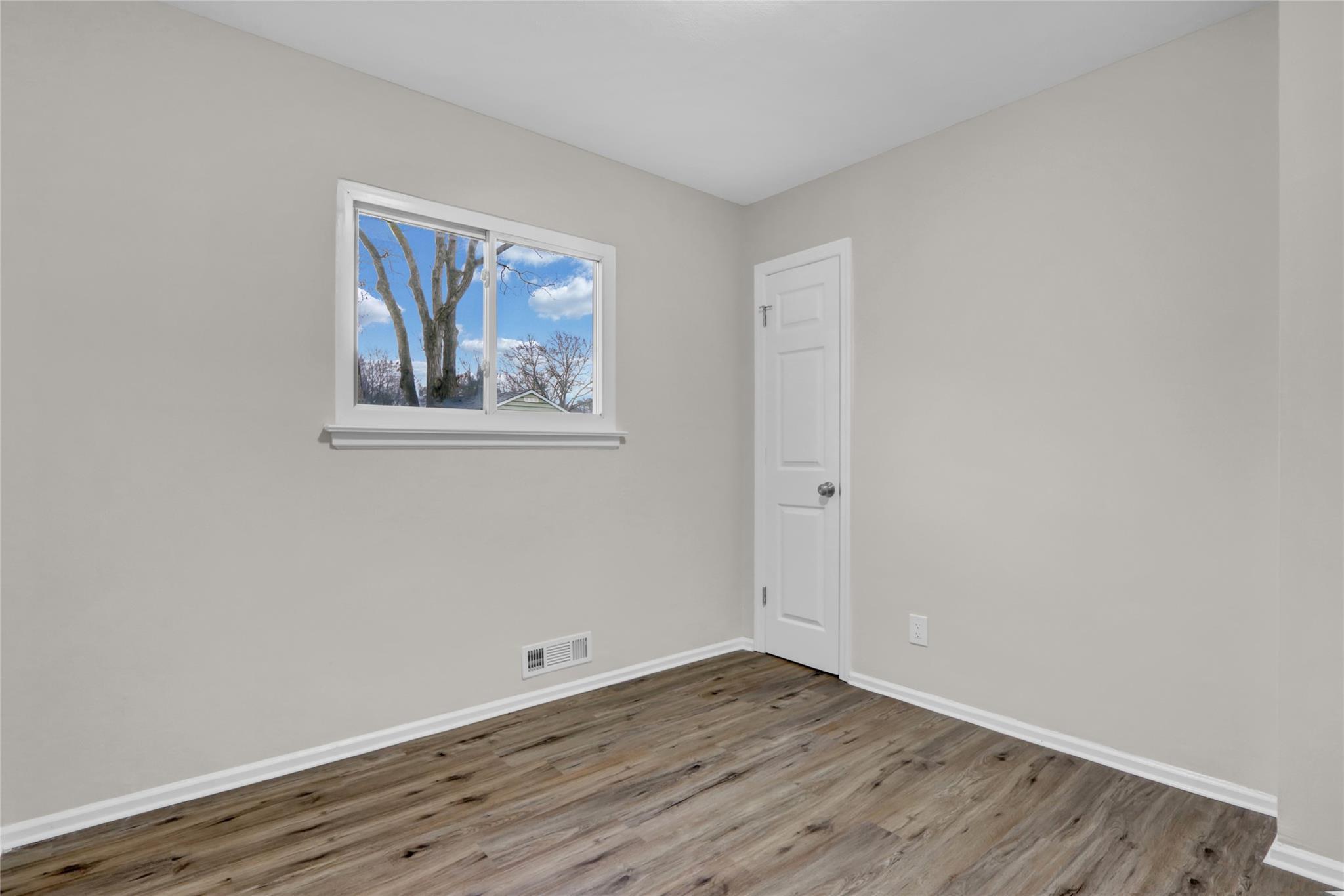 Single Family Chimney  Suffolk County, NY 11706, MLS-819210-10