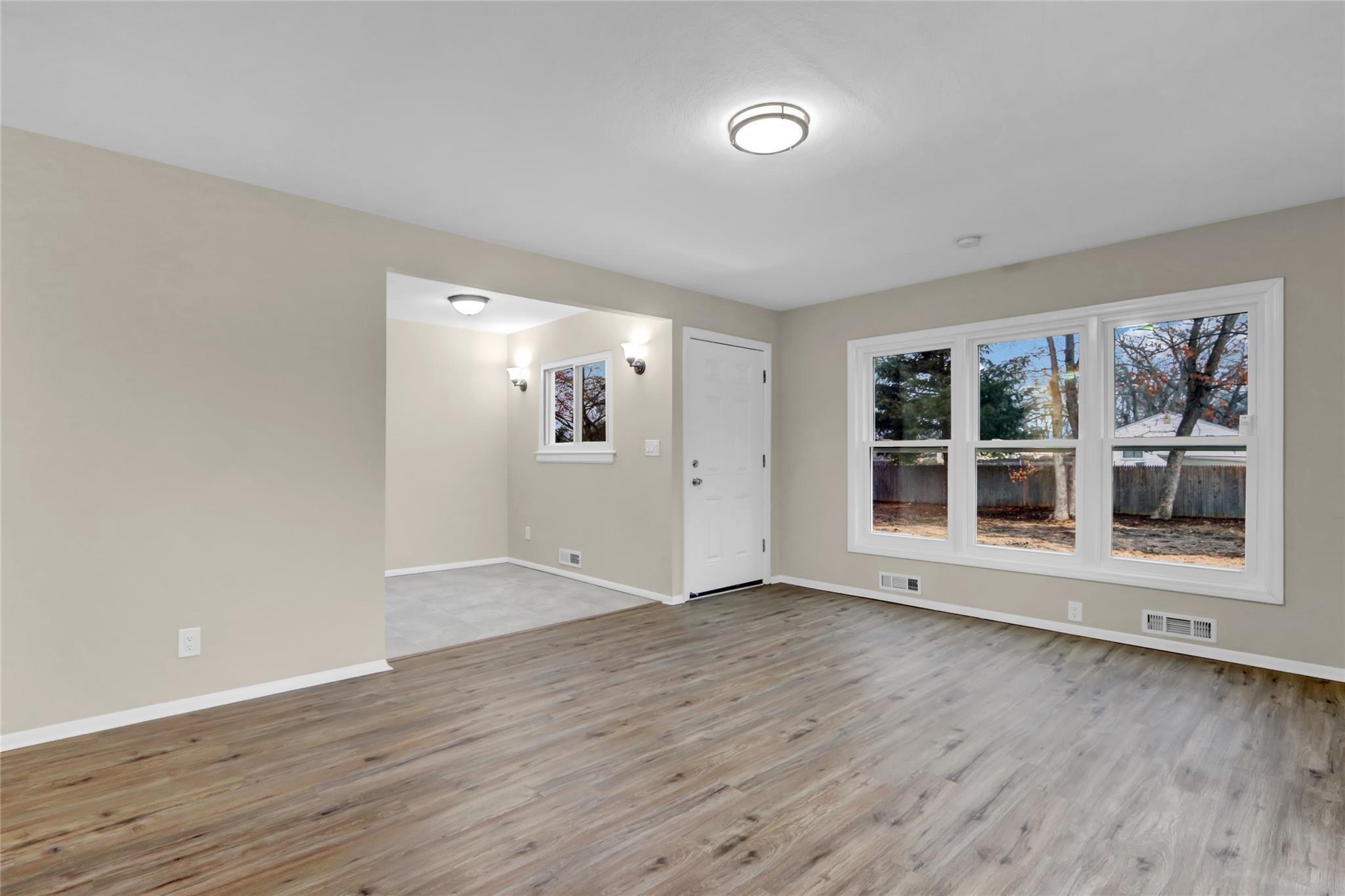 Single Family Chimney  Suffolk County, NY 11706, MLS-819210-4