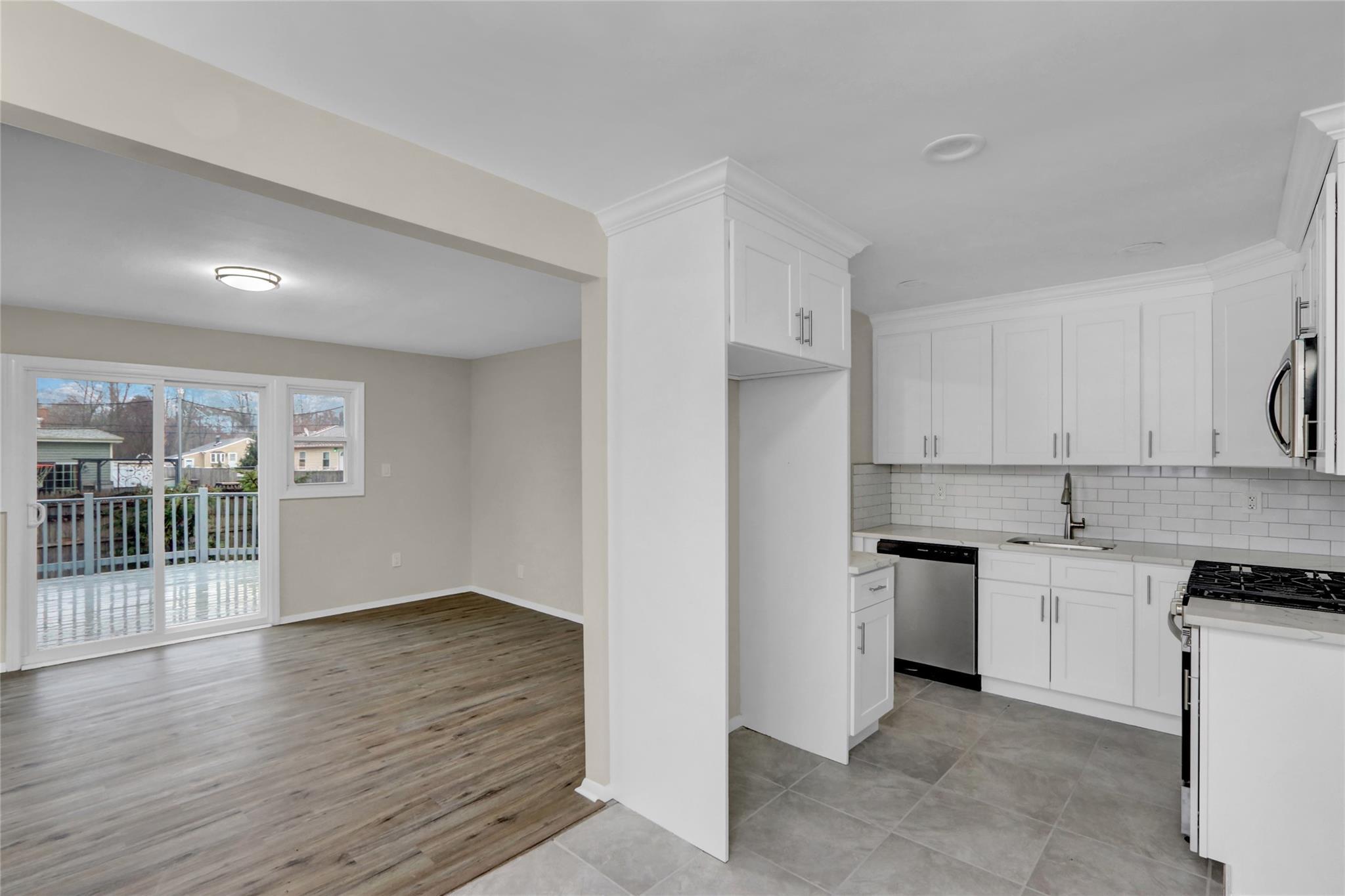 Single Family Chimney  Suffolk County, NY 11706, MLS-819210-7