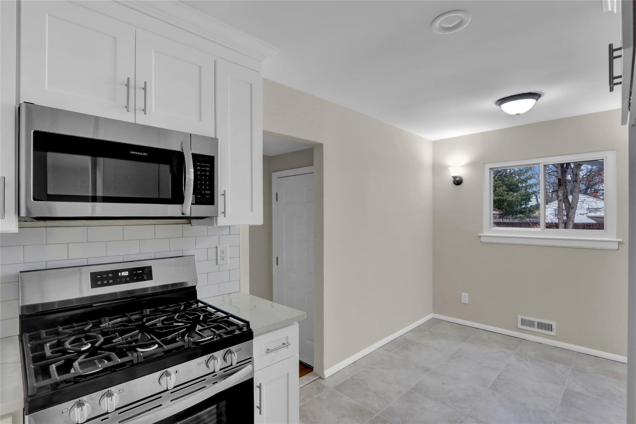 Single Family Chimney  Suffolk County, NY 11706, MLS-819210-8