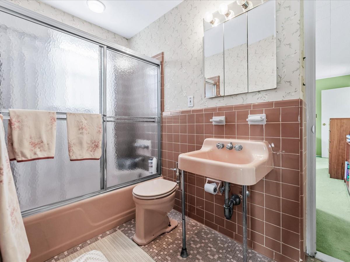 Single Family Little Neck  Queens, NY 11004, MLS-819229-19