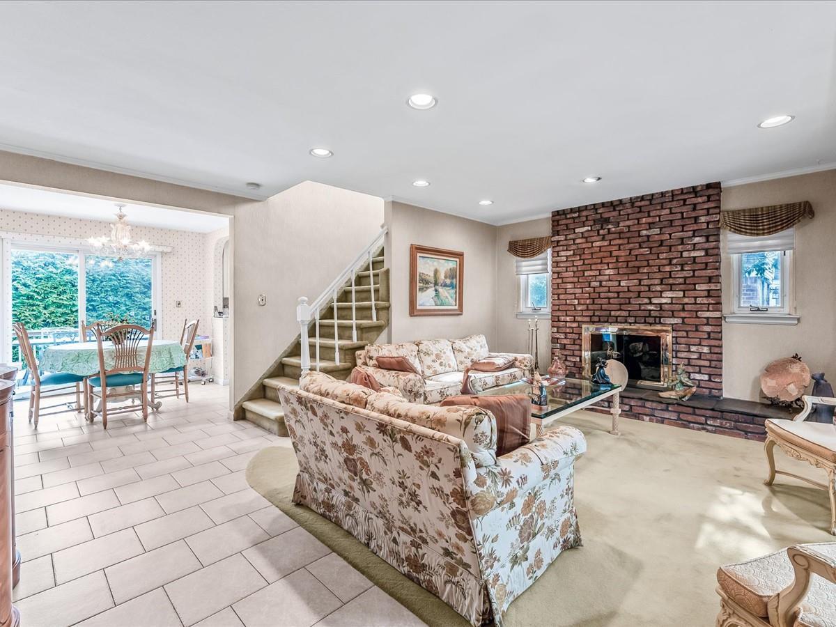 Single Family Little Neck  Queens, NY 11004, MLS-819229-2