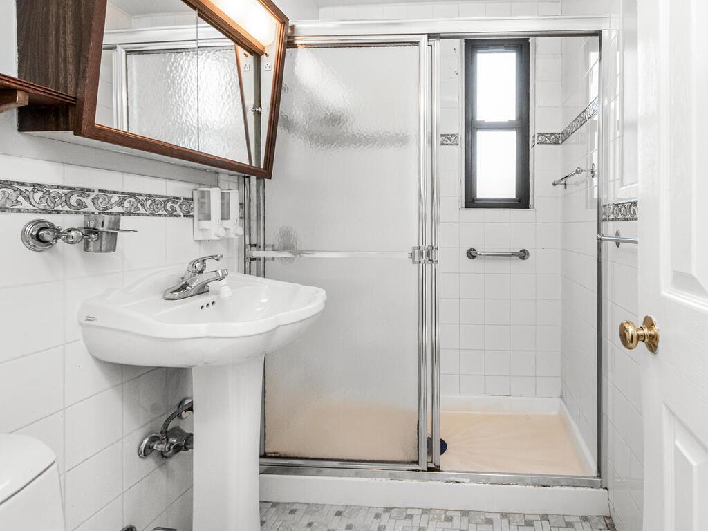 Coop Greystone Avenue  Bronx, NY 10463, MLS-819267-11