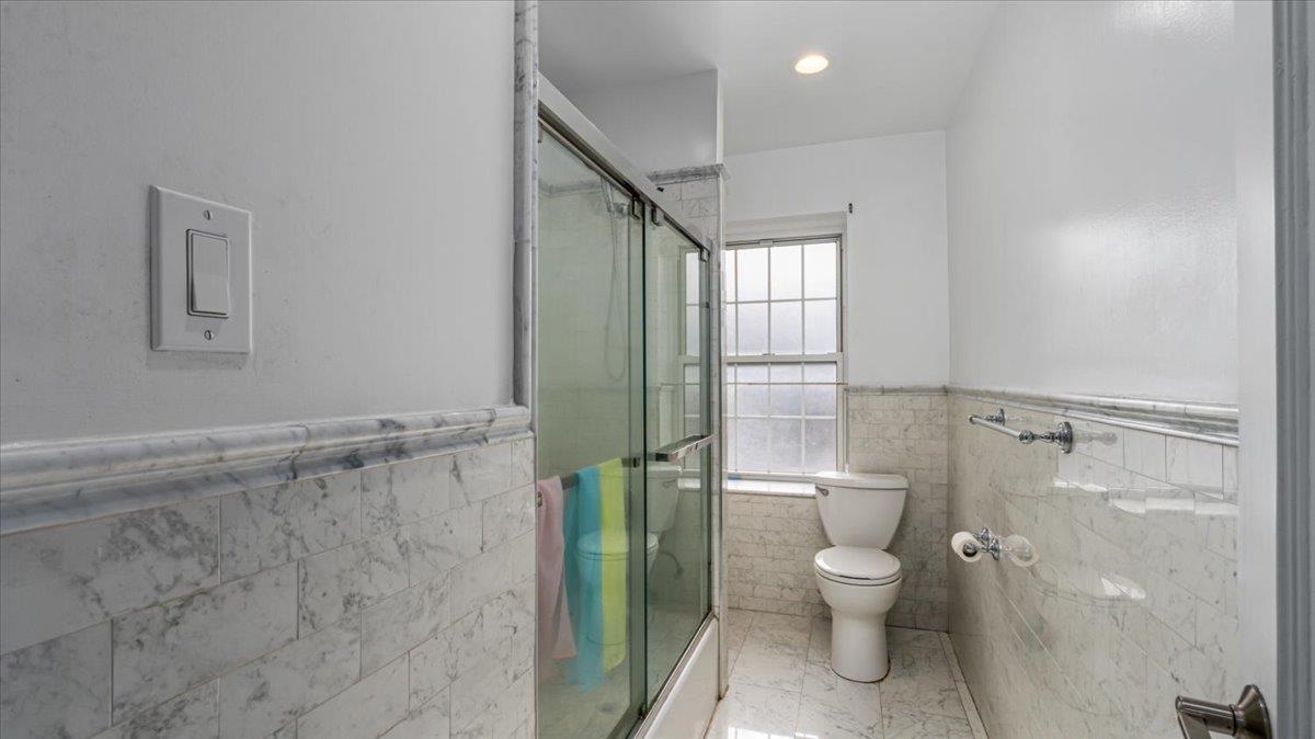 Single Family Knightsbridge  Nassau County, NY 11021, MLS-819501-18