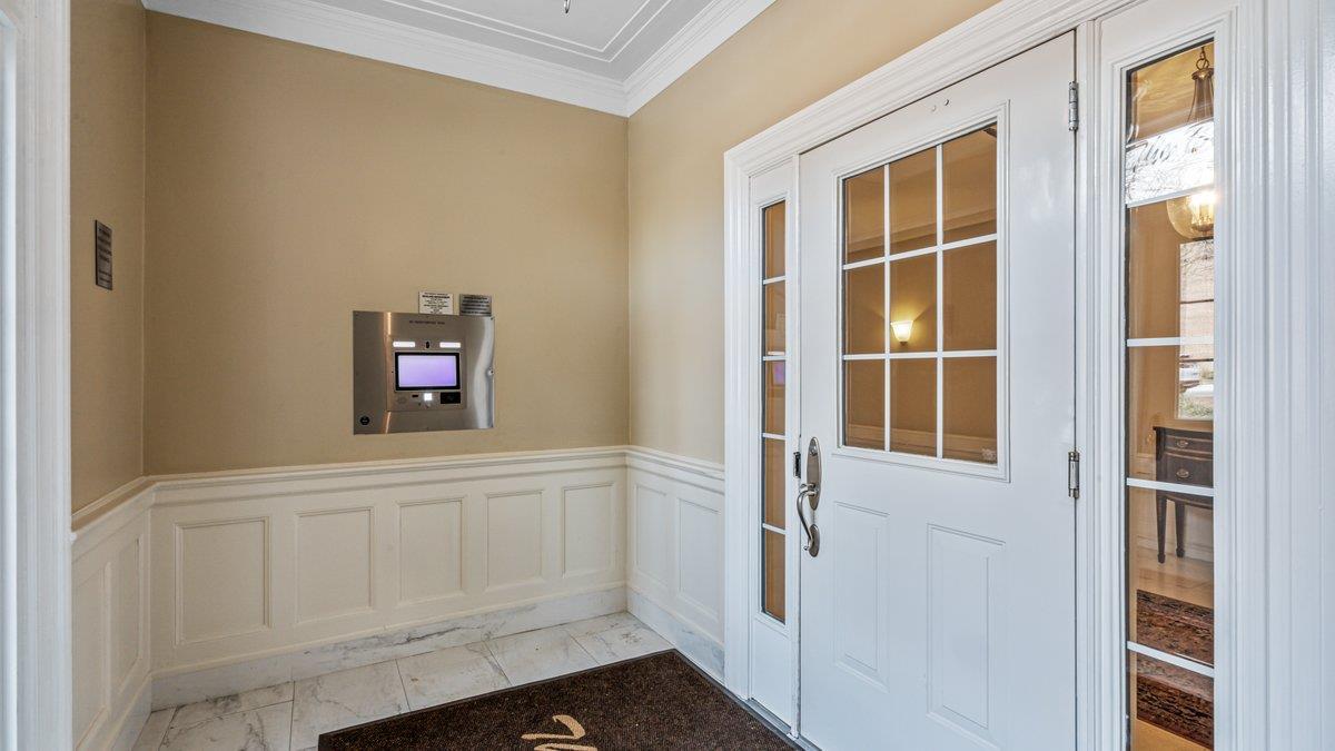 Single Family Knightsbridge  Nassau County, NY 11021, MLS-819501-3
