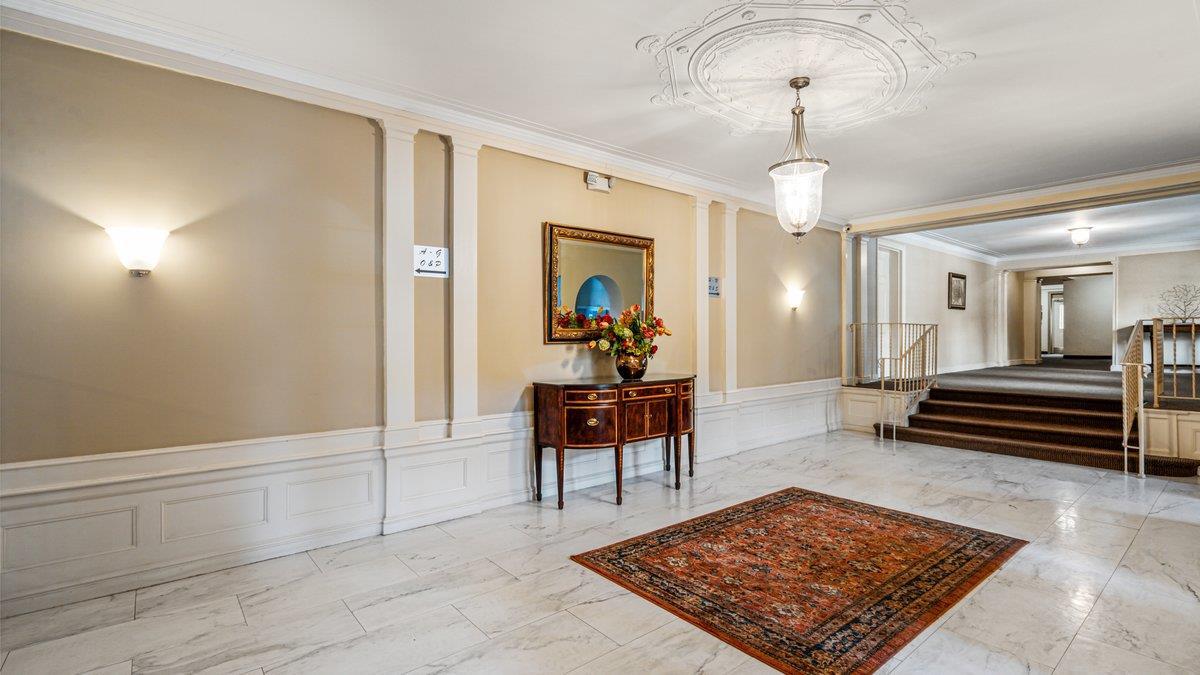 Single Family Knightsbridge  Nassau County, NY 11021, MLS-819501-4