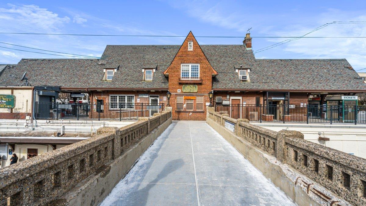 Single Family Knightsbridge  Nassau County, NY 11021, MLS-819501-7