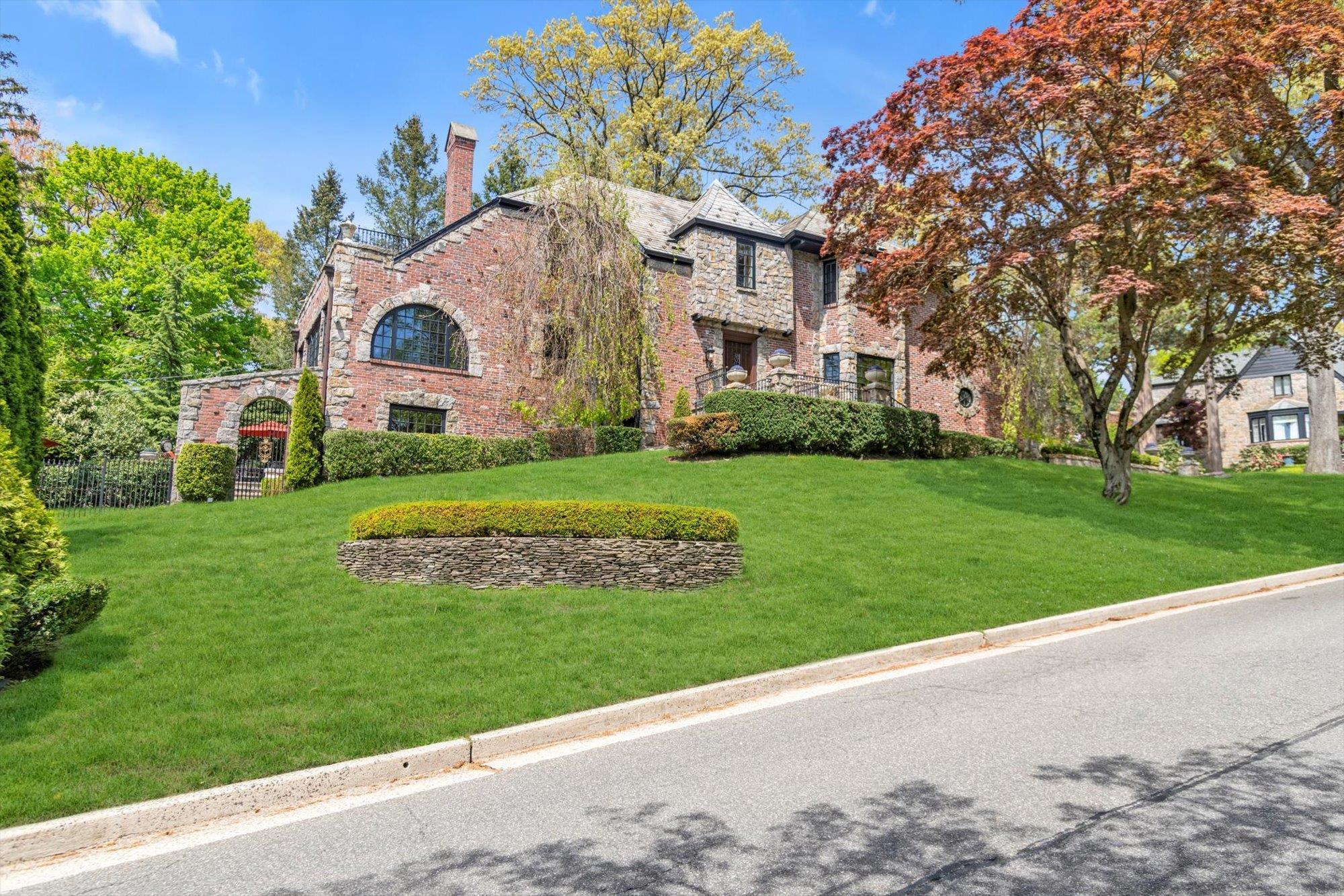 Single Family Mill Spring  Nassau County, NY 11030, MLS-819528-3