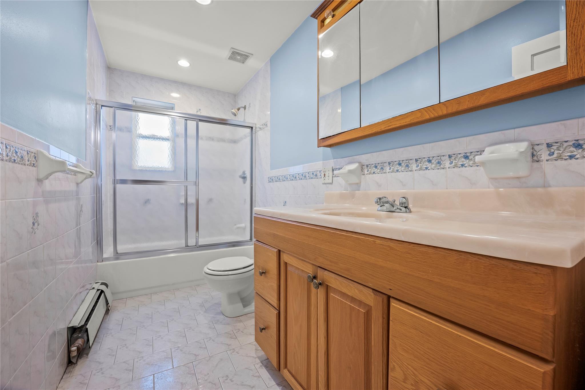 Single Family 167th  Queens, NY 11366, MLS-819591-25