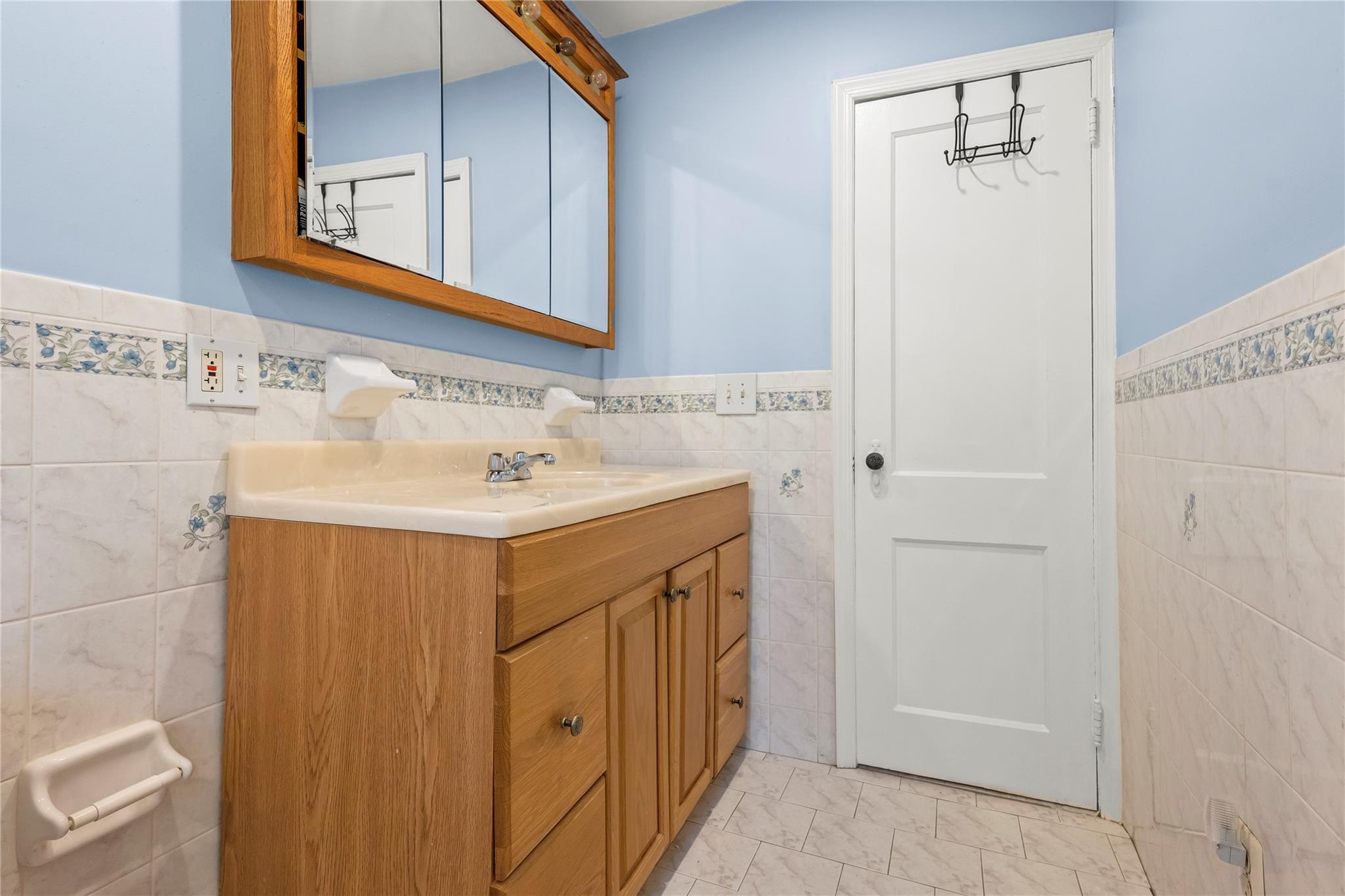 Single Family 167th  Queens, NY 11366, MLS-819591-26