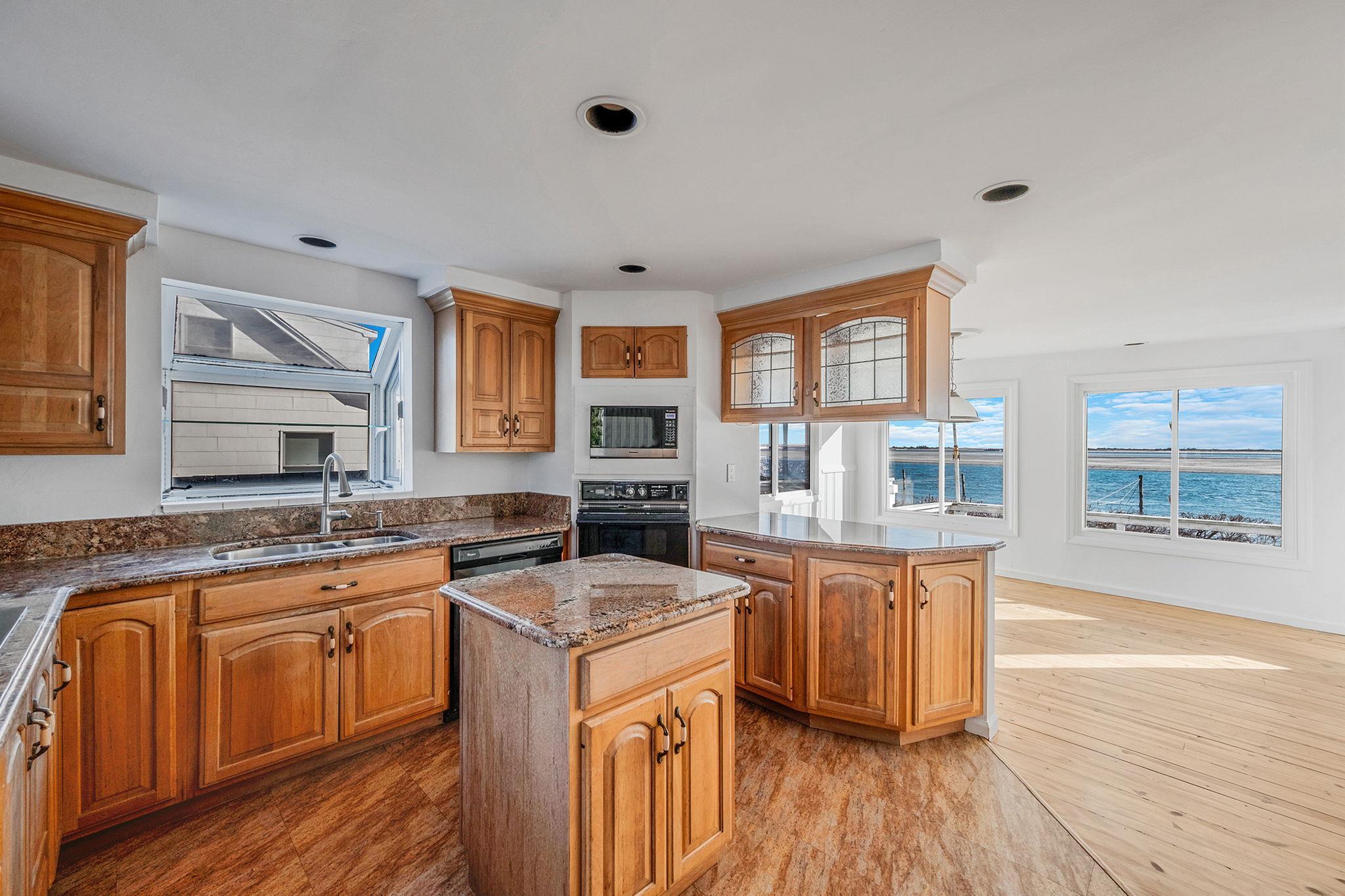 Single Family Oak Beach  Suffolk County, NY 11702, MLS-819597-11