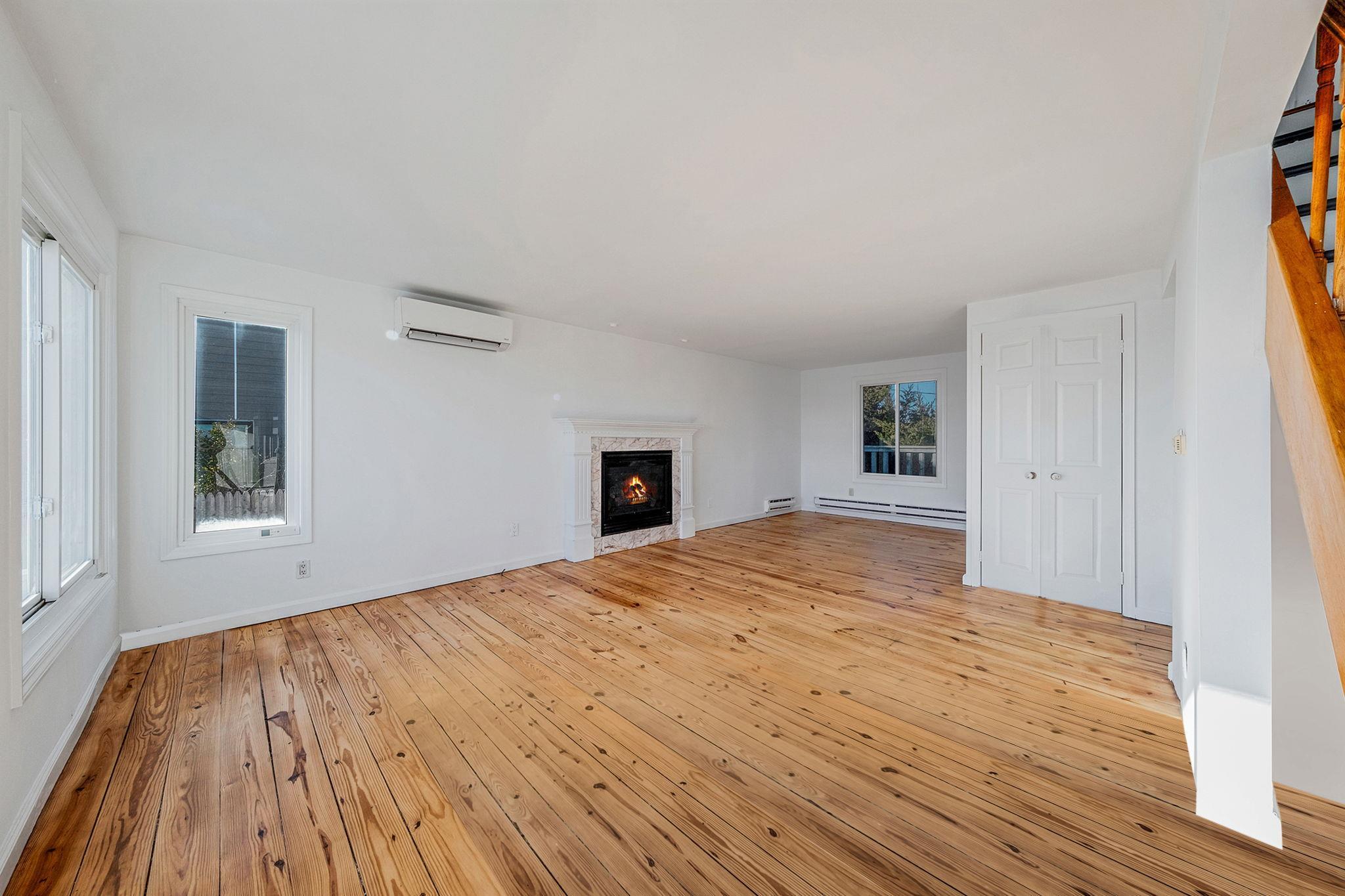 Single Family Oak Beach  Suffolk County, NY 11702, MLS-819597-14