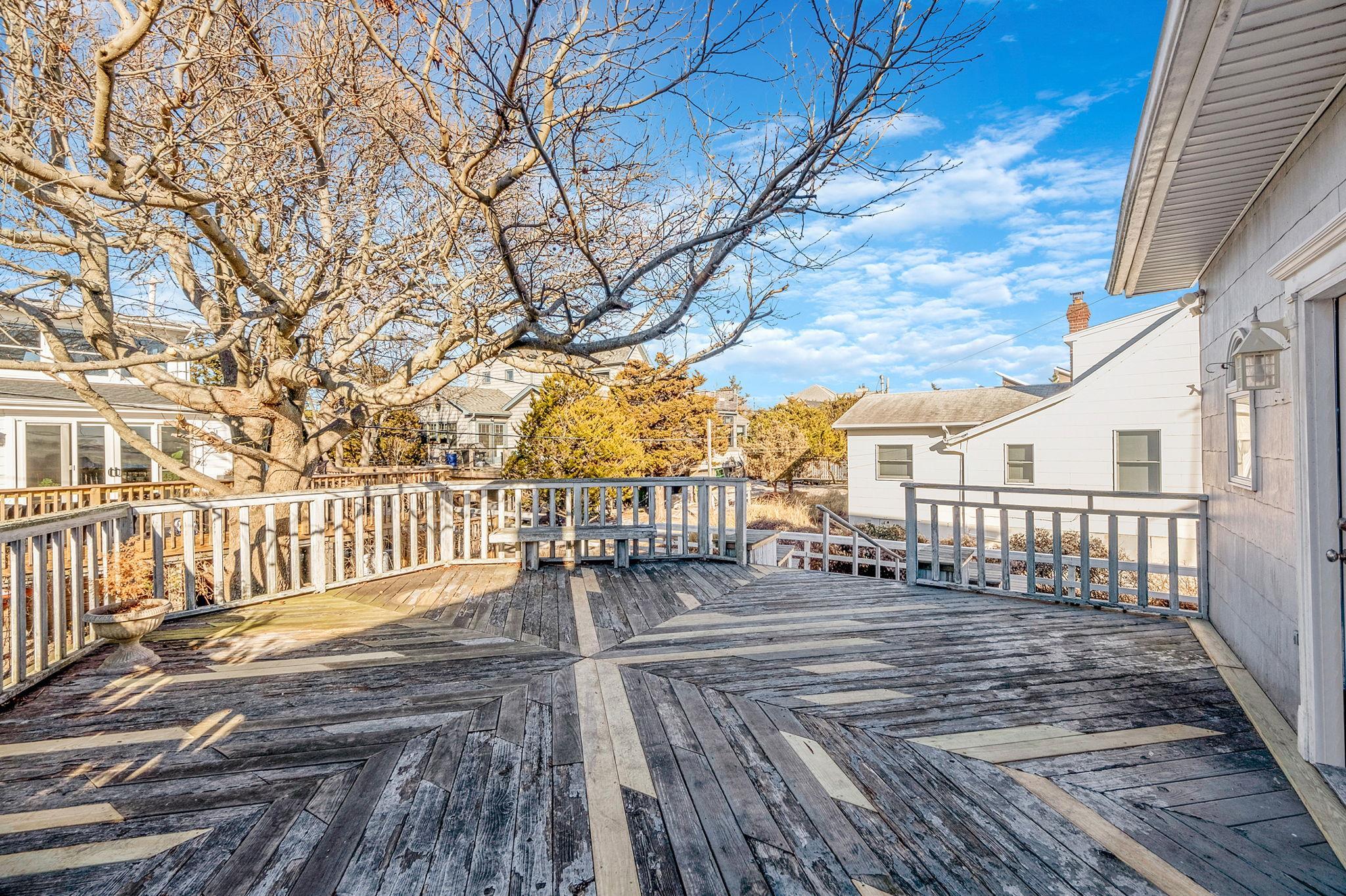 Single Family Oak Beach  Suffolk County, NY 11702, MLS-819597-29