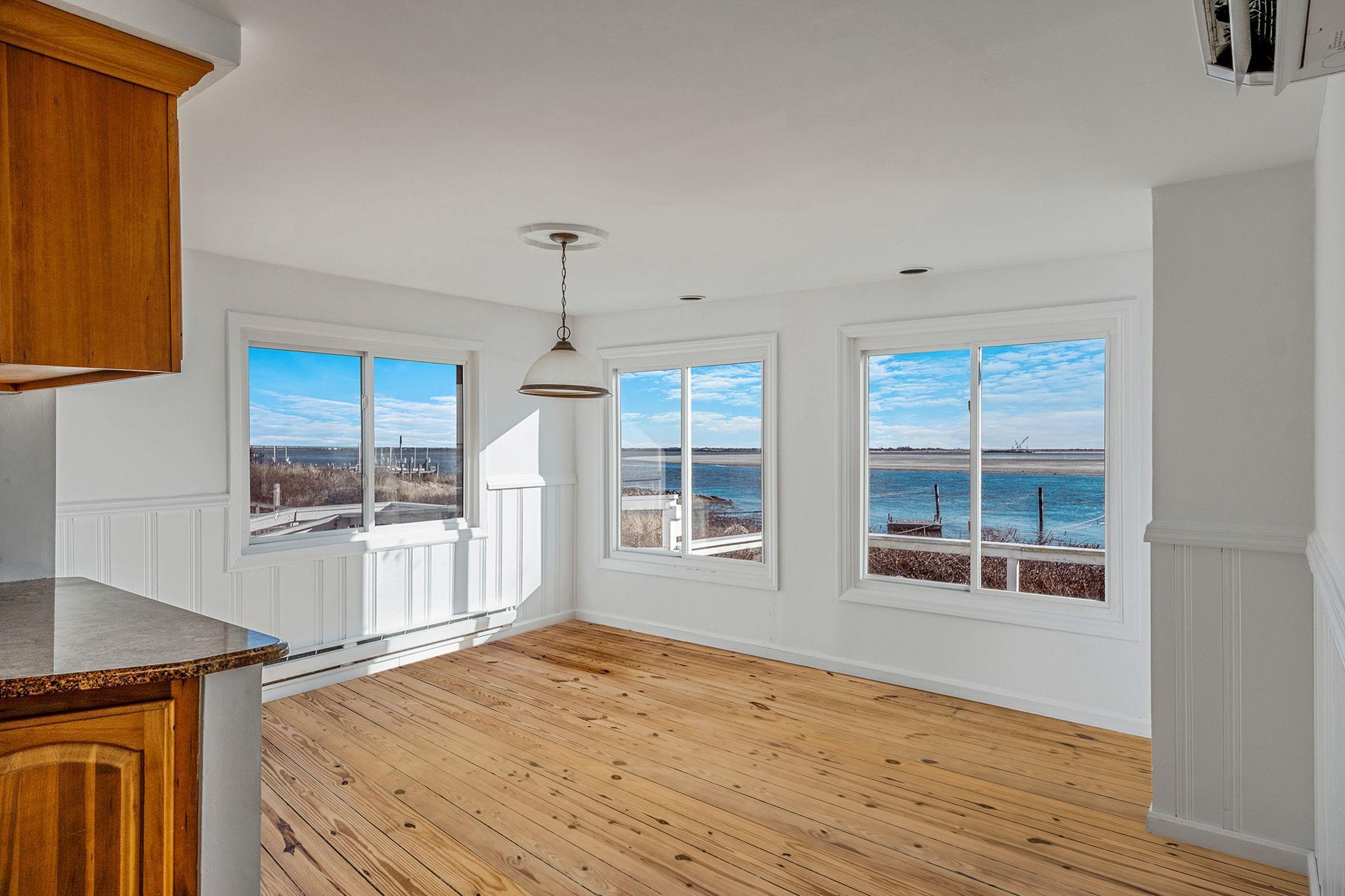 Single Family Oak Beach  Suffolk County, NY 11702, MLS-819597-7