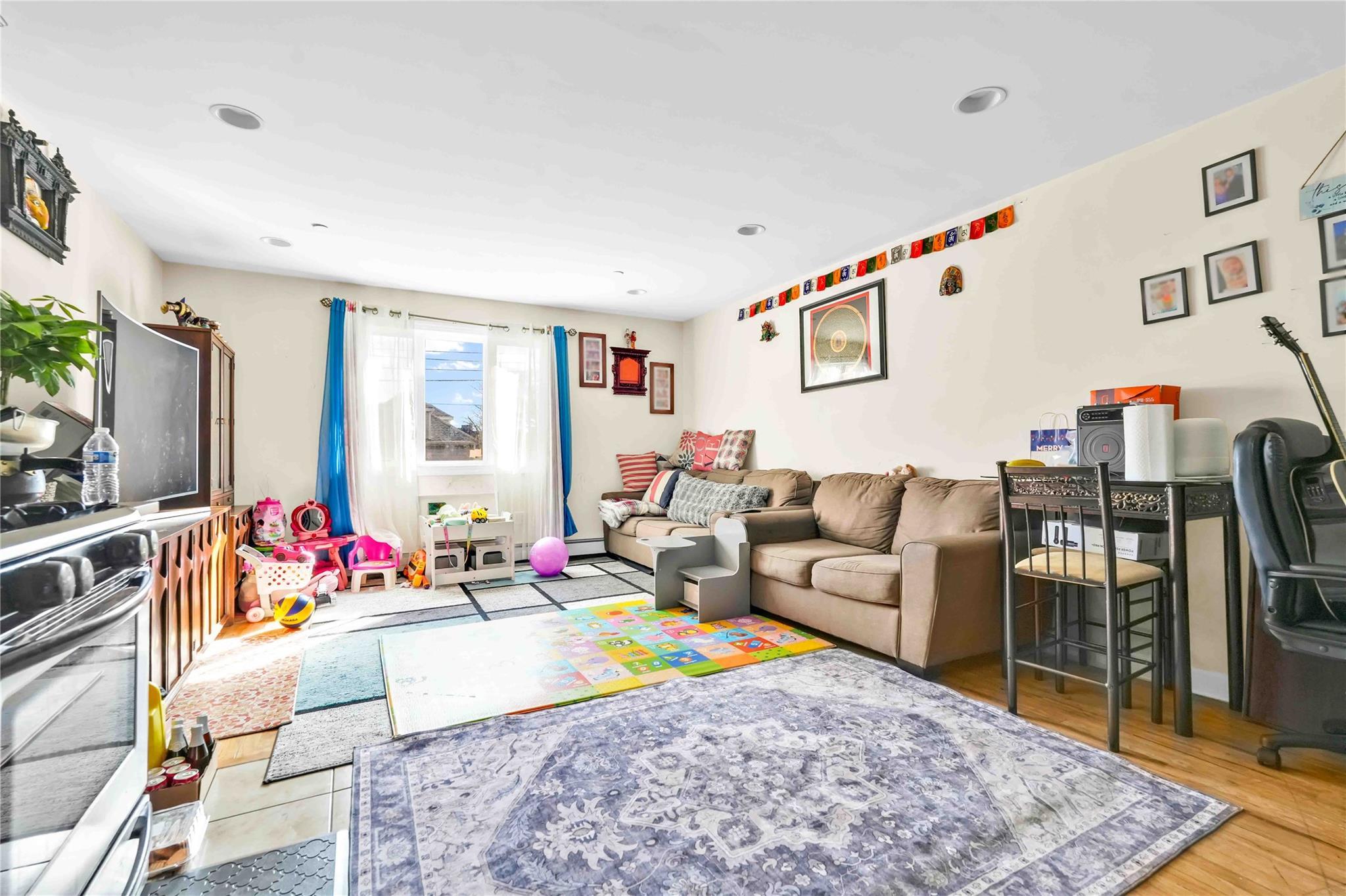 Single Family 60th Dr  Queens, NY 11379, MLS-819629-18