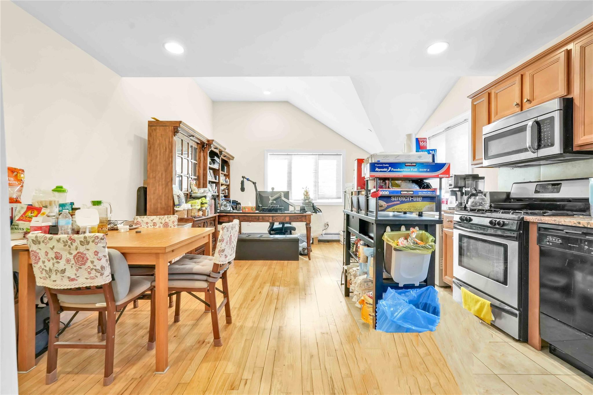 Single Family 60th Dr  Queens, NY 11379, MLS-819629-29