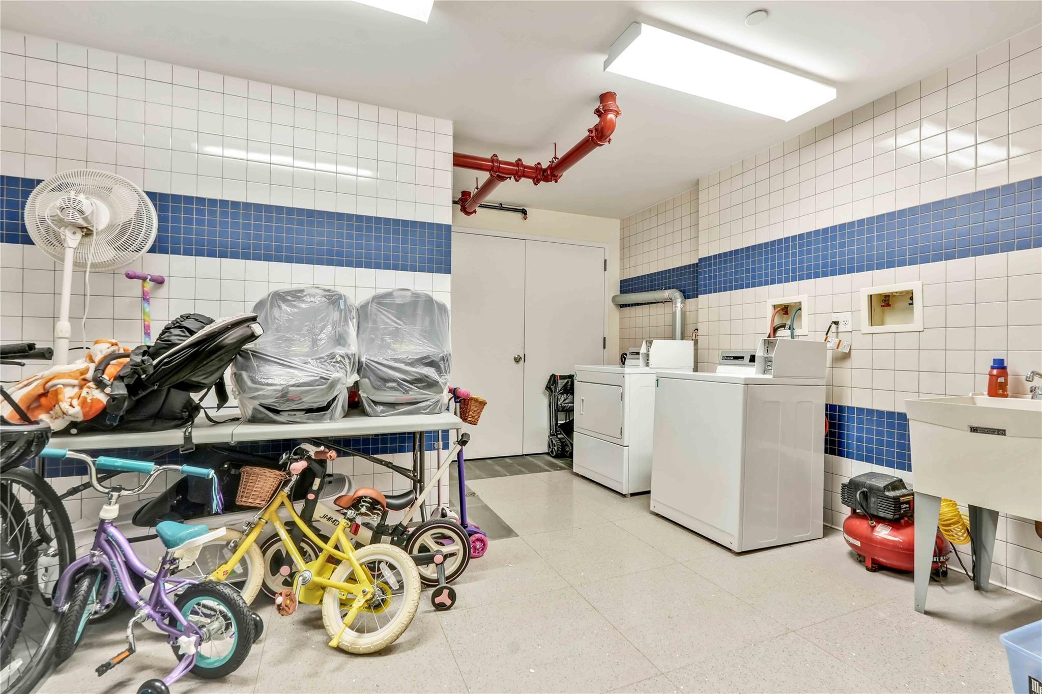 Single Family 60th Dr  Queens, NY 11379, MLS-819629-43