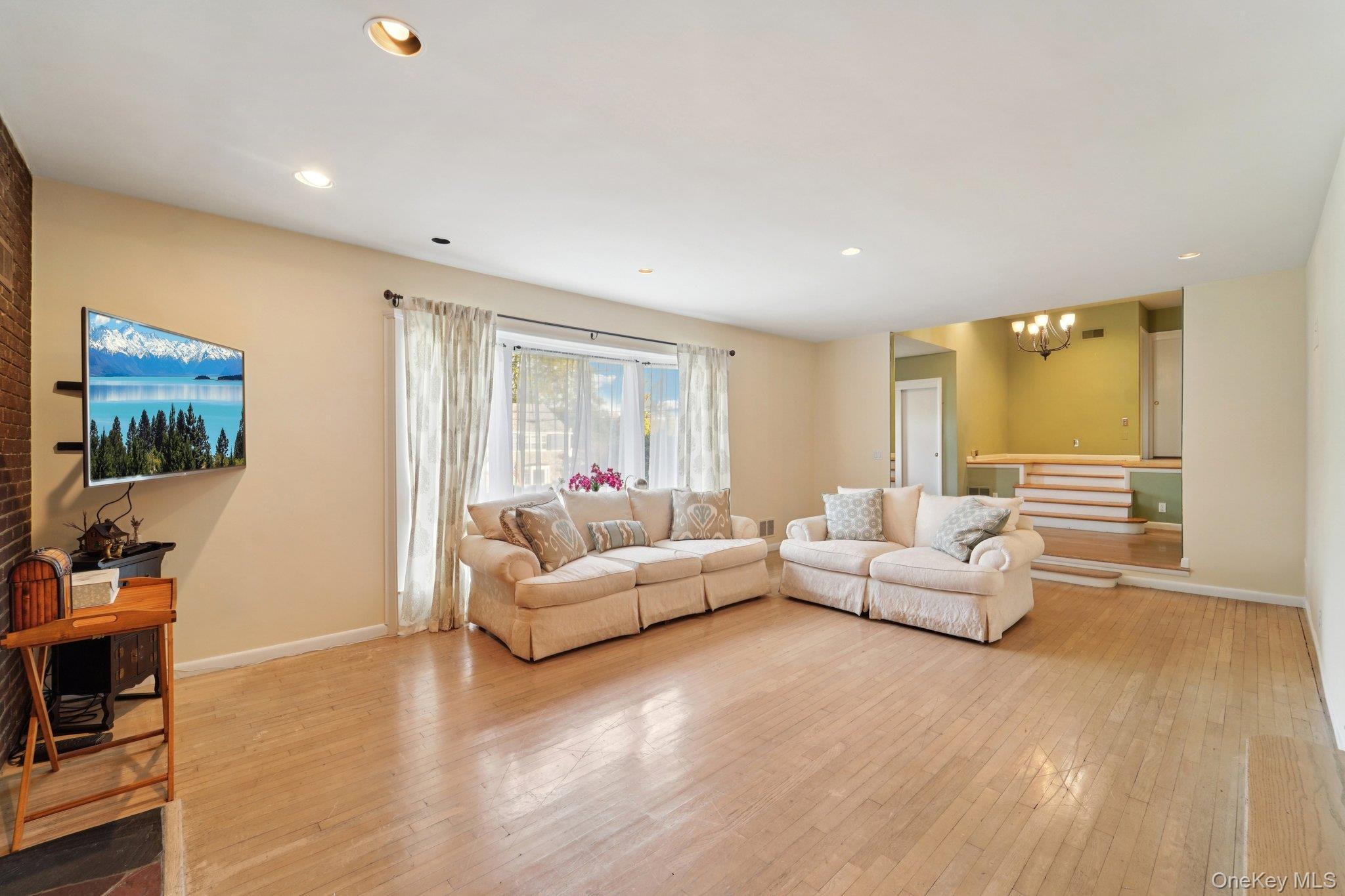 Single Family Pamela  Westchester County, NY 10804, MLS-819803-4